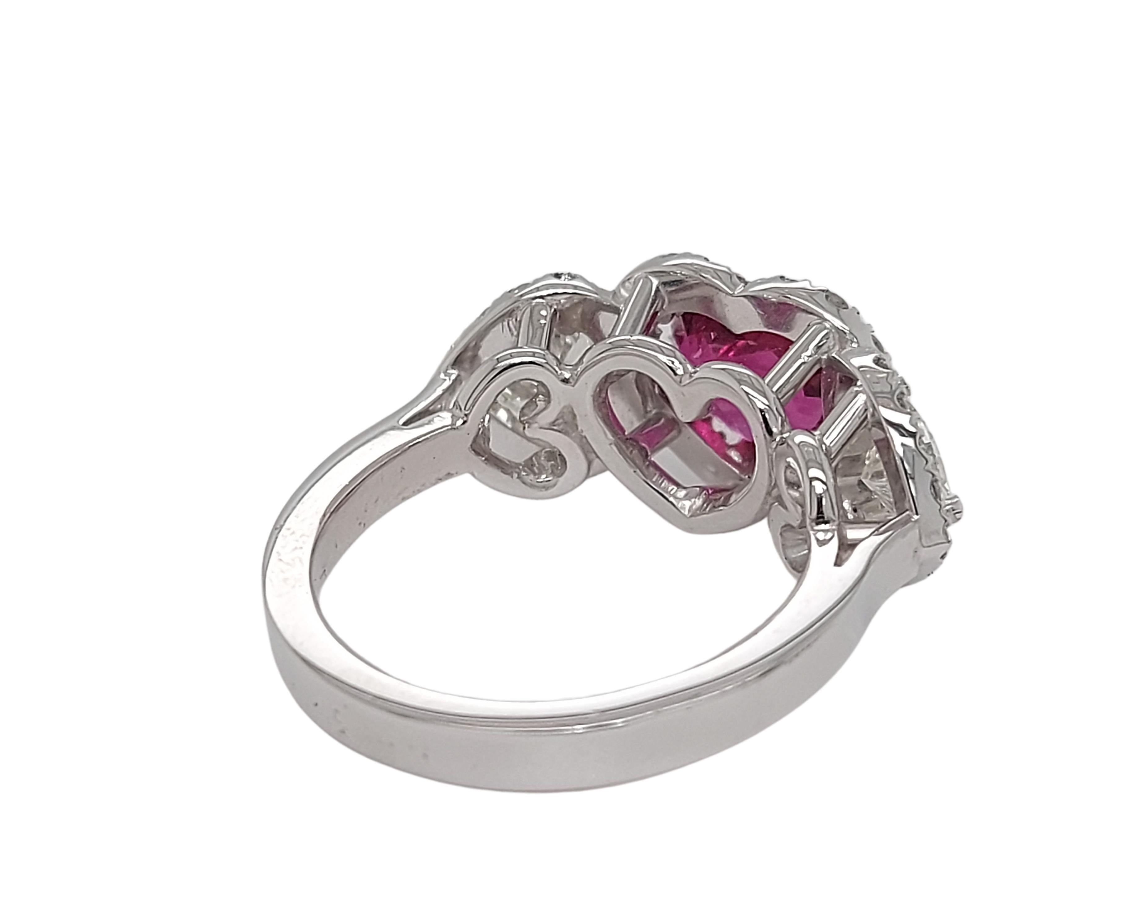 18kt White Gold Ring with Heart Shaped Ruby and Diamonds , CGL Certified For Sale 1