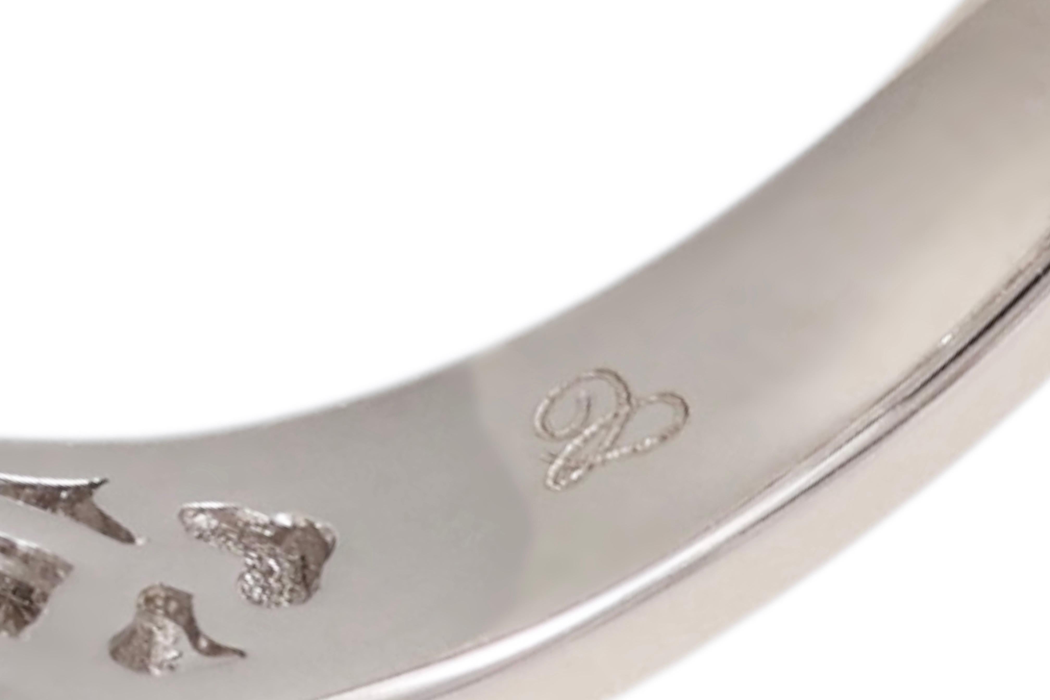 18kt White Gold Ring With Large 1.78 Carat Marquise Diamond & Brilliant Diamonds For Sale 3