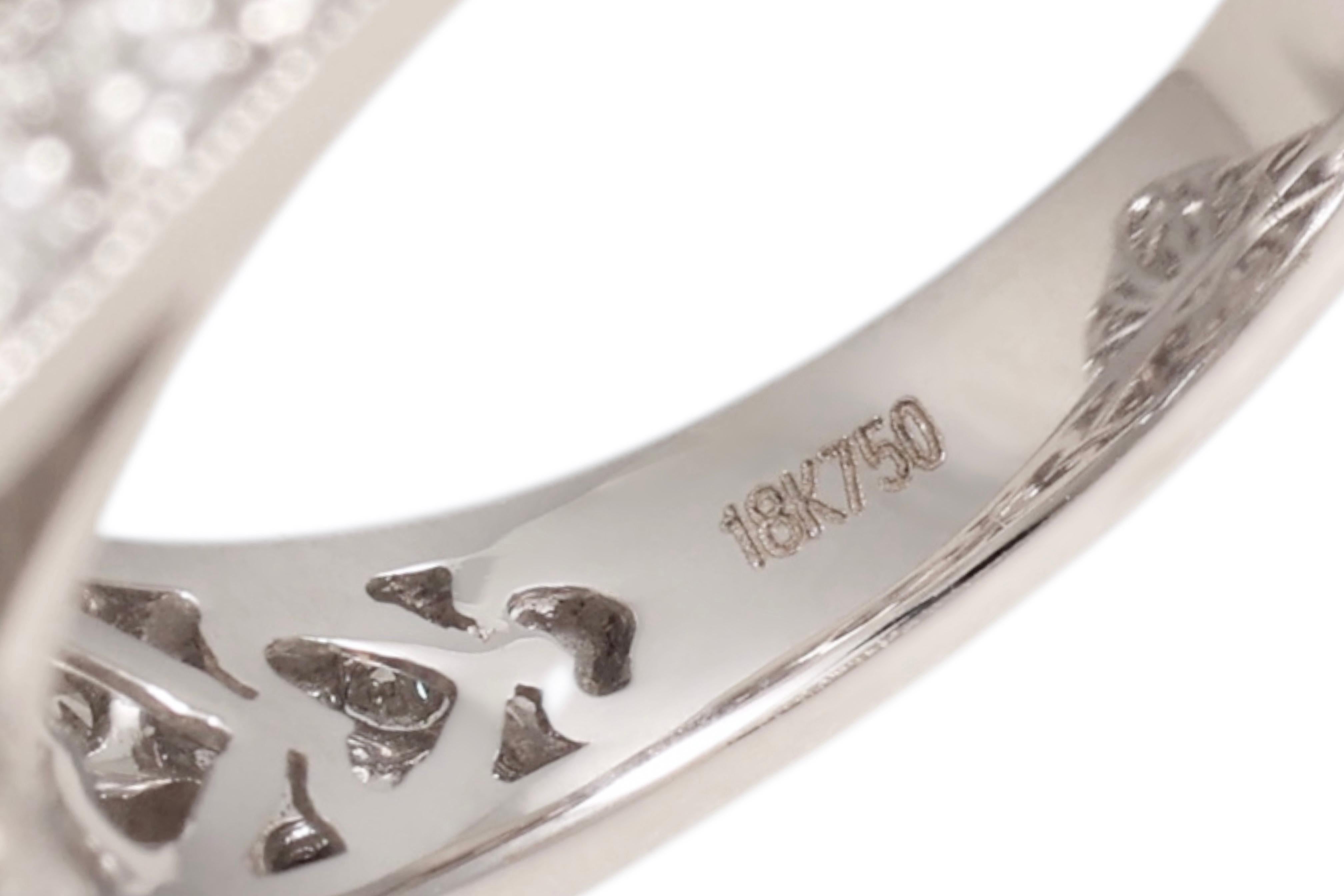 18kt White Gold Ring With Large 1.78 Carat Marquise Diamond & Brilliant Diamonds For Sale 4