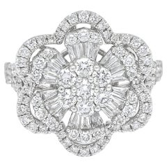 Bague à la mode en or blanc 18 carats avec grappe de diamants ronds et baguettes en forme d'étoile de fleur 