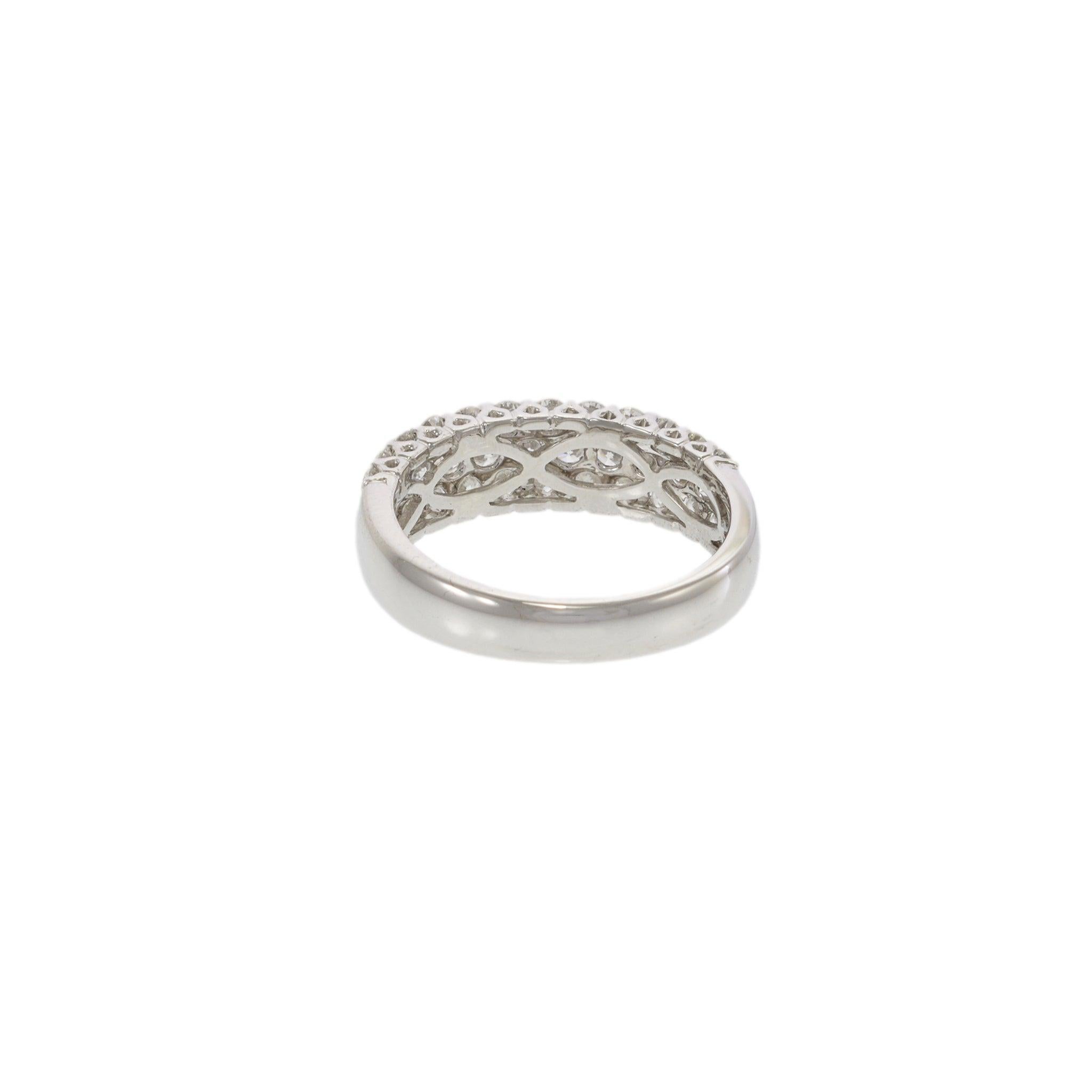 Bracelet large en or blanc 18KT à diamants ronds Pour femmes en vente