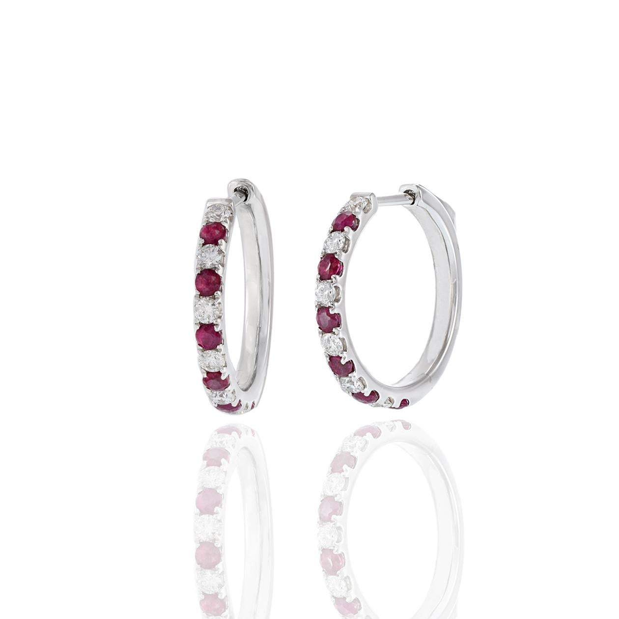 18KT Creolen aus Weißgold mit Rubin und Diamanten im Zustand „Neu“ in New York, NY