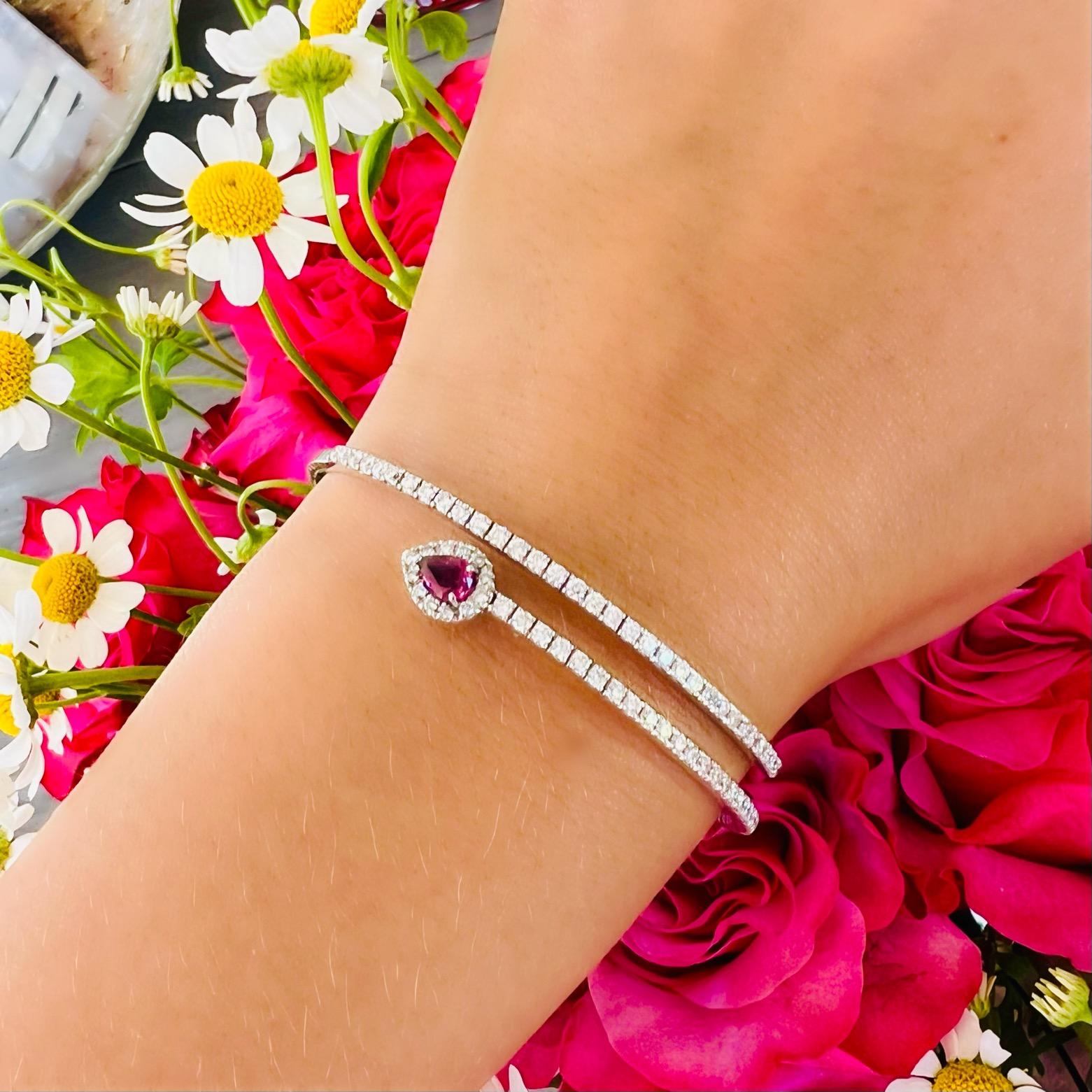 Bracciale Flex in oro bianco 18kt con rubini e diamanti di Salavetti In condizioni Nuovo in vendita a San Francisco, CA