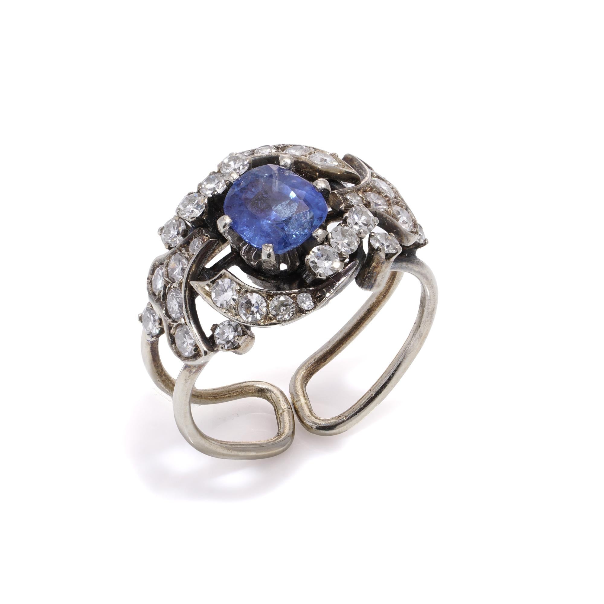 18kt white gold Sapphire and Diamond cluster For Sale