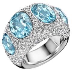 Or blanc 18 carats, pierre semi-précieuse de 15 carats Bague Pavée Topaze et Diamant 5ct