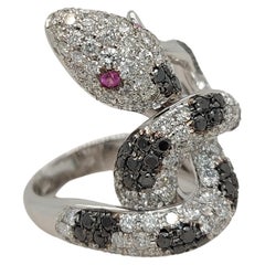 18kt White Gold Snake Ring with 1.28ct Black and 2.83ct White Diamonds