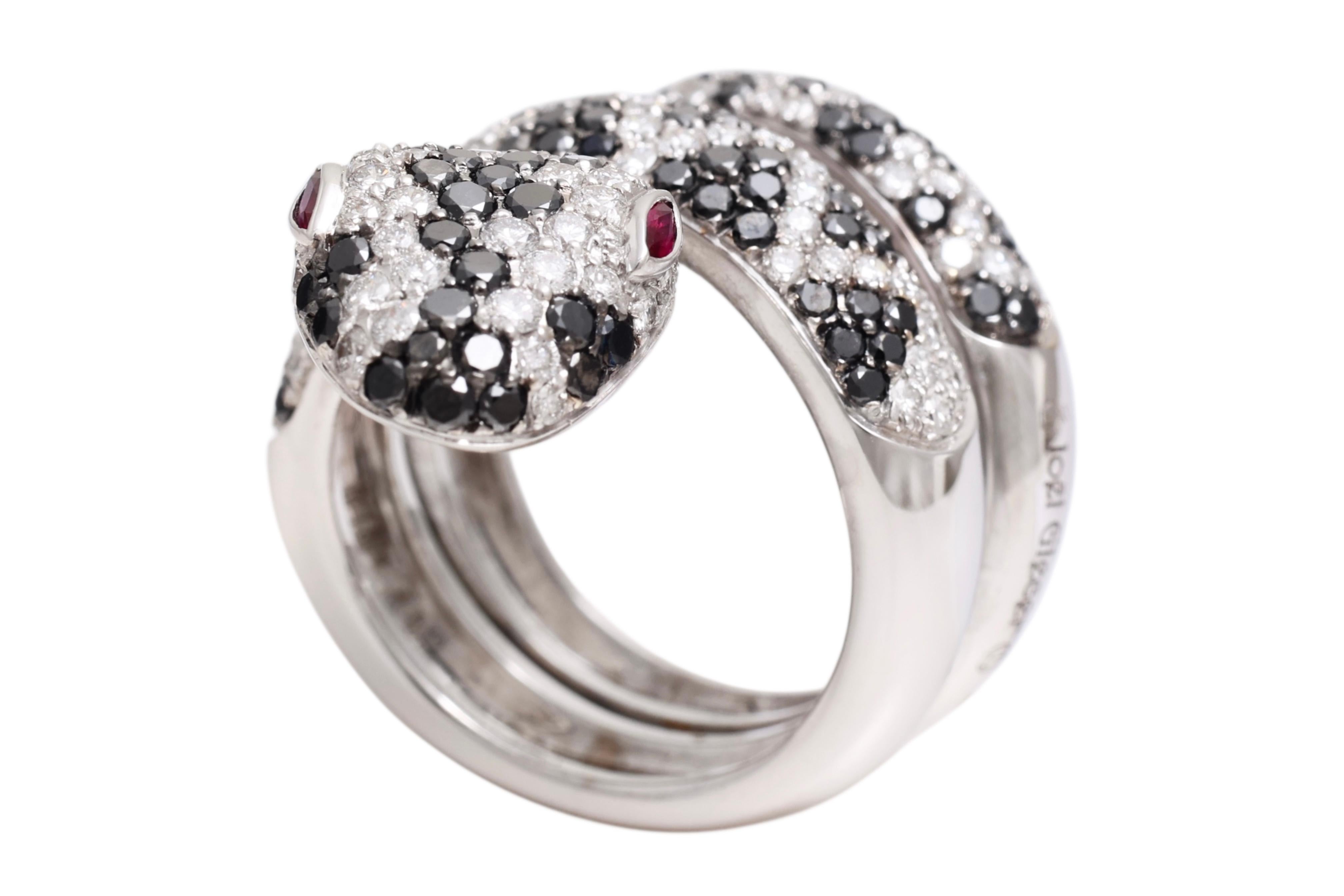 Bague serpent en or blanc 18 carats avec diamants noirs de 2,04 carats, diamants blancs de 1,75 carats et yeux de rubis en vente 4
