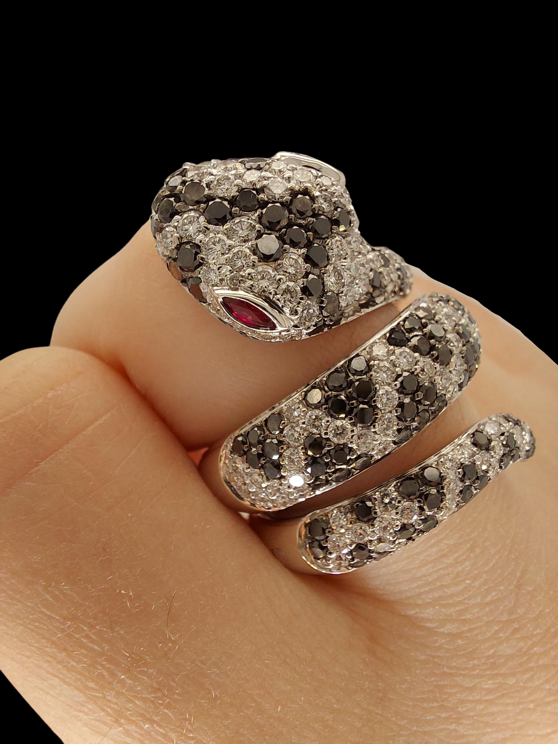 18kt White Gold Snake Ring with 2.04ct Black & 1.75ct White Diamonds & Ruby Eyes For Sale 3