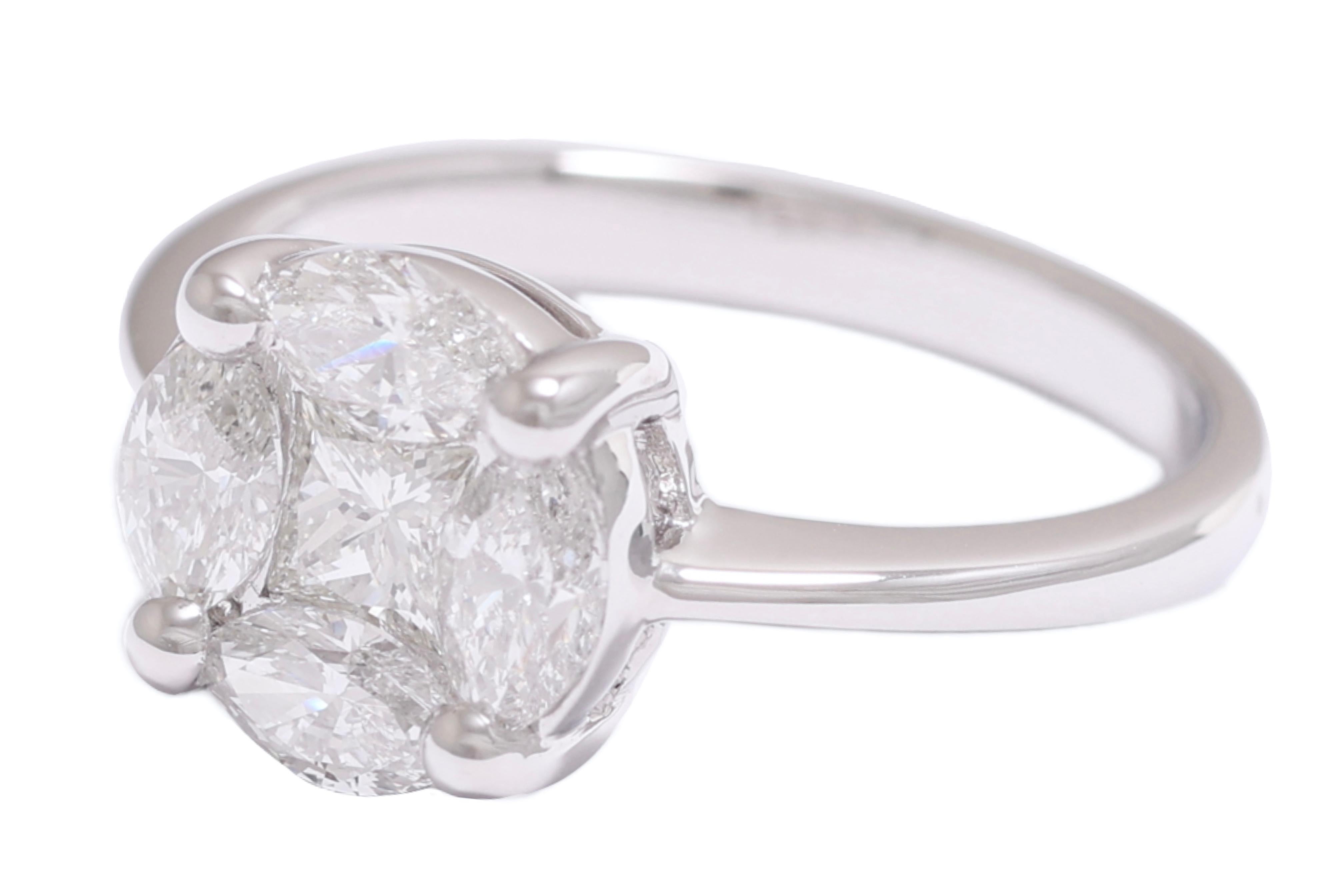 Modern 18kt. White Gold Solitaire Ring Marquise & Princess Cut Diamonds For Sale