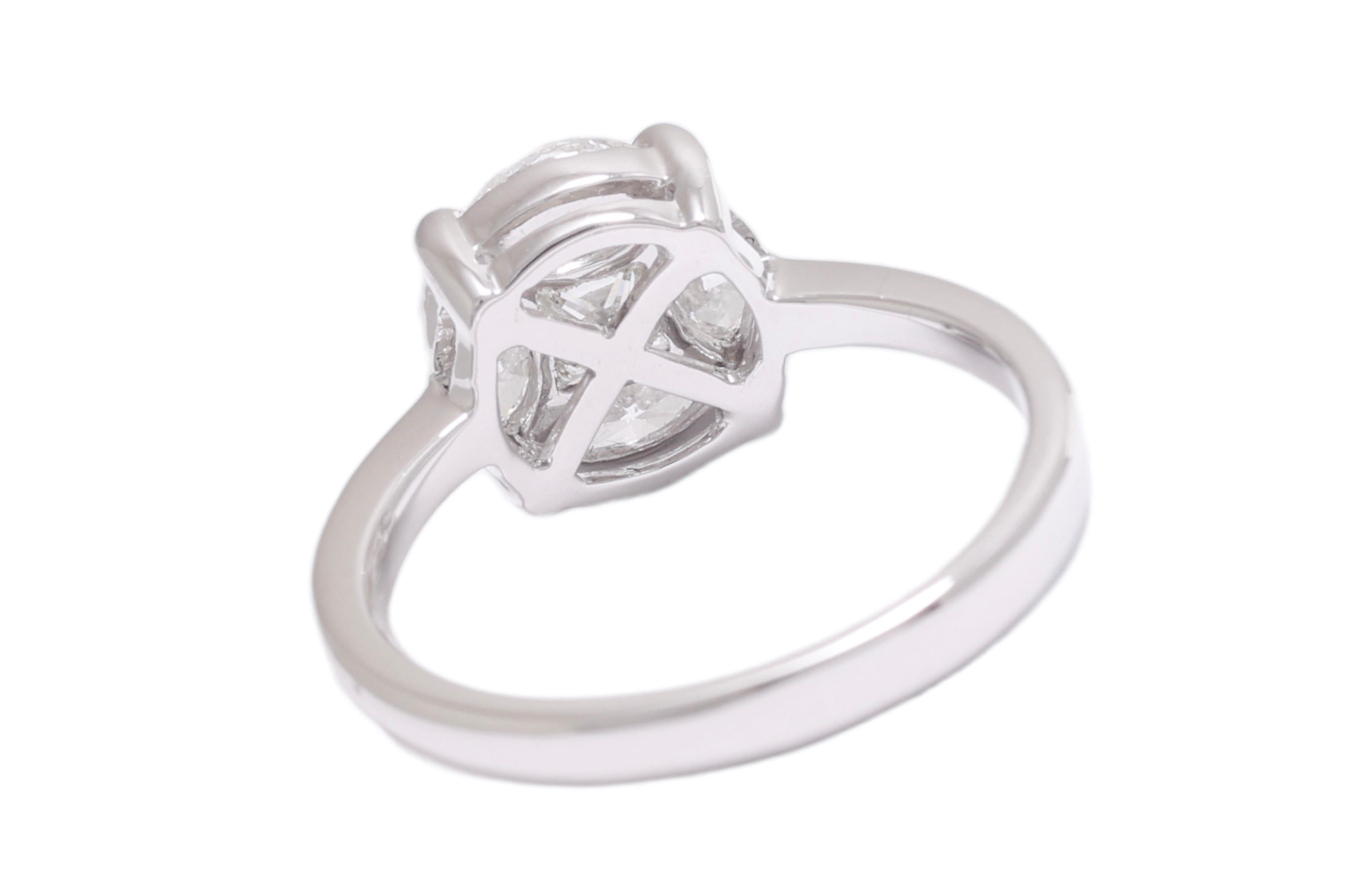18kt. White Gold Solitaire Ring Marquise & Princess Cut Diamonds For Sale 1
