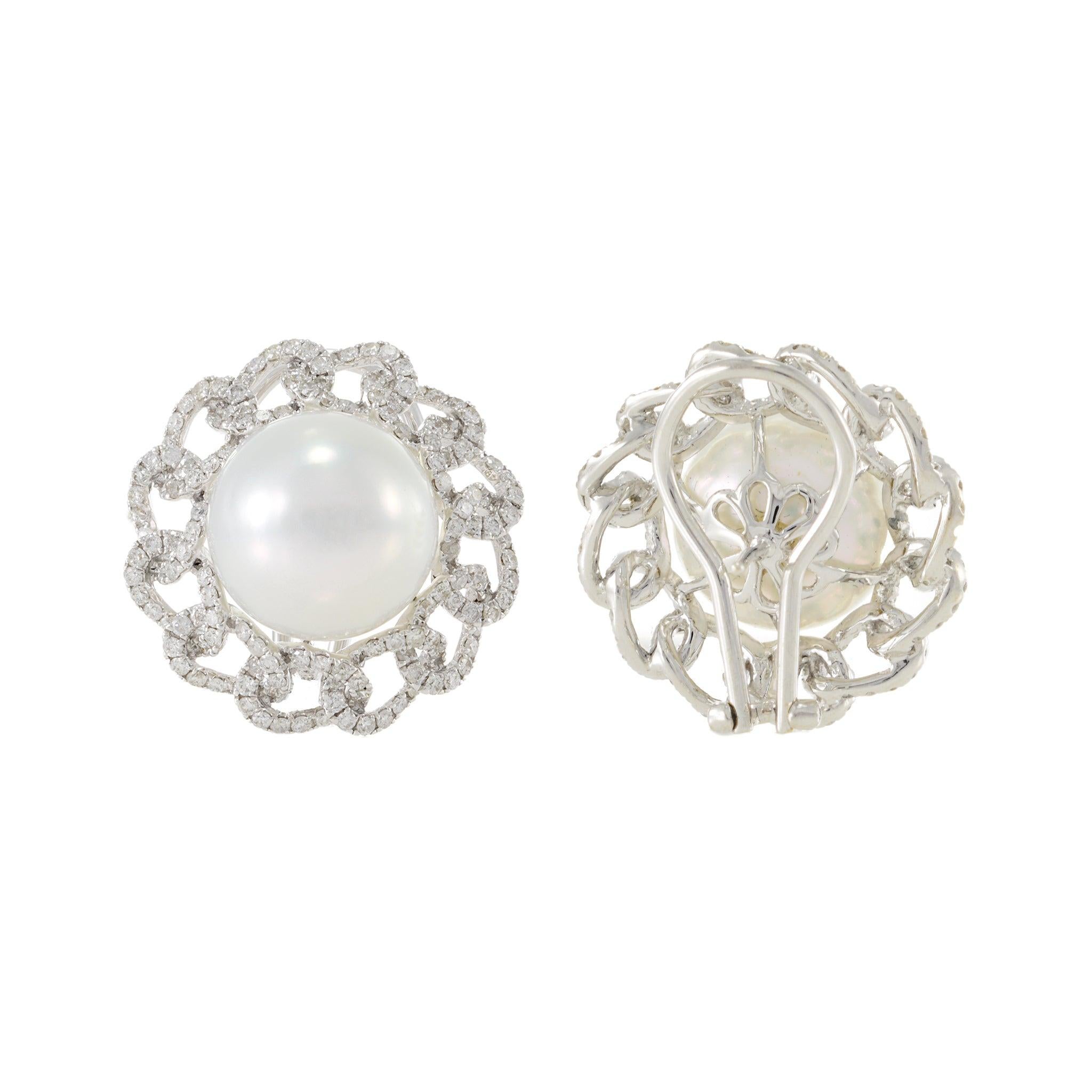 18KT White Gold South Sea Pearl and Diamond Chain Halo Earrings In New Condition For Sale In New York, NY