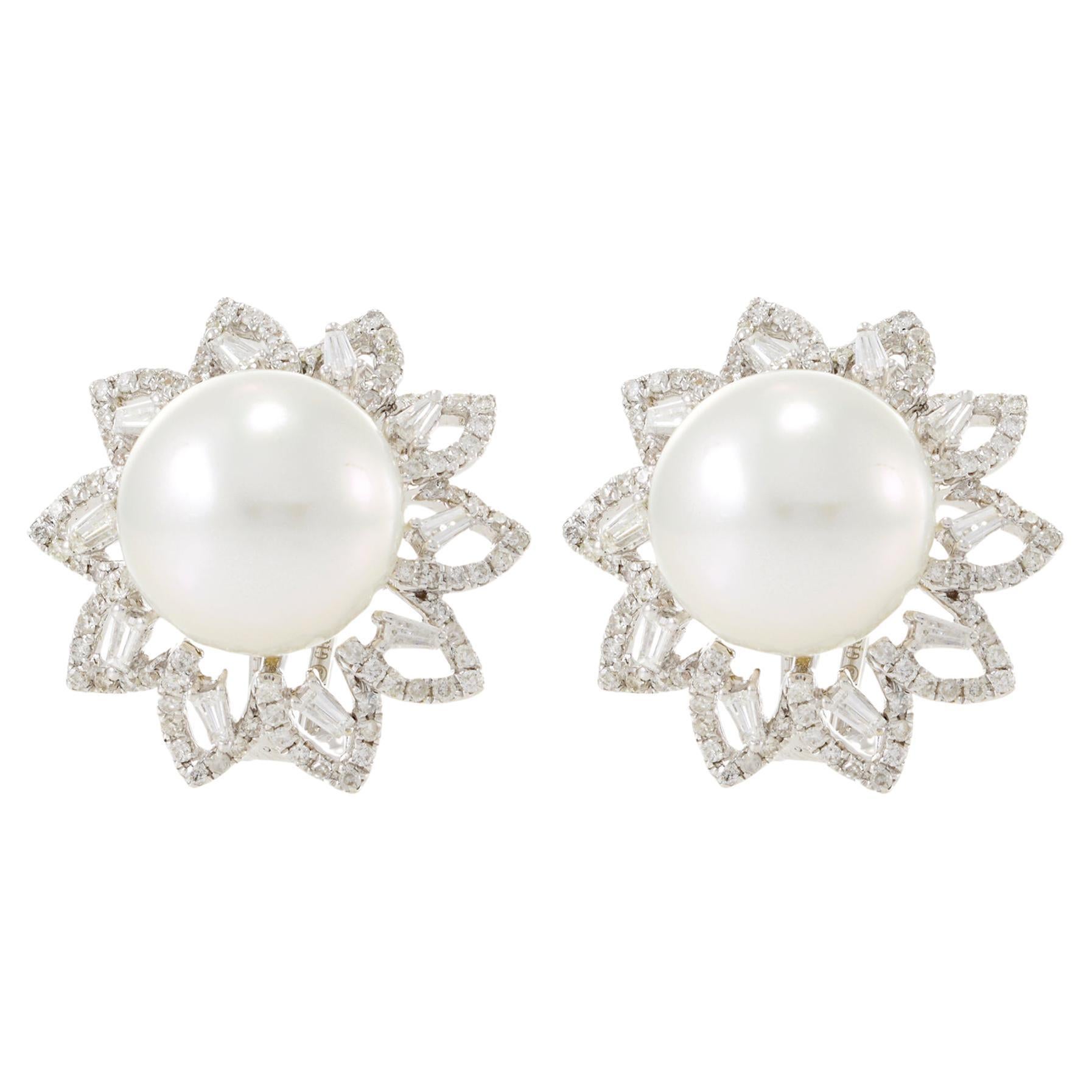 Orecchini in oro bianco 18KT con perle dei mari del sud e diamanti