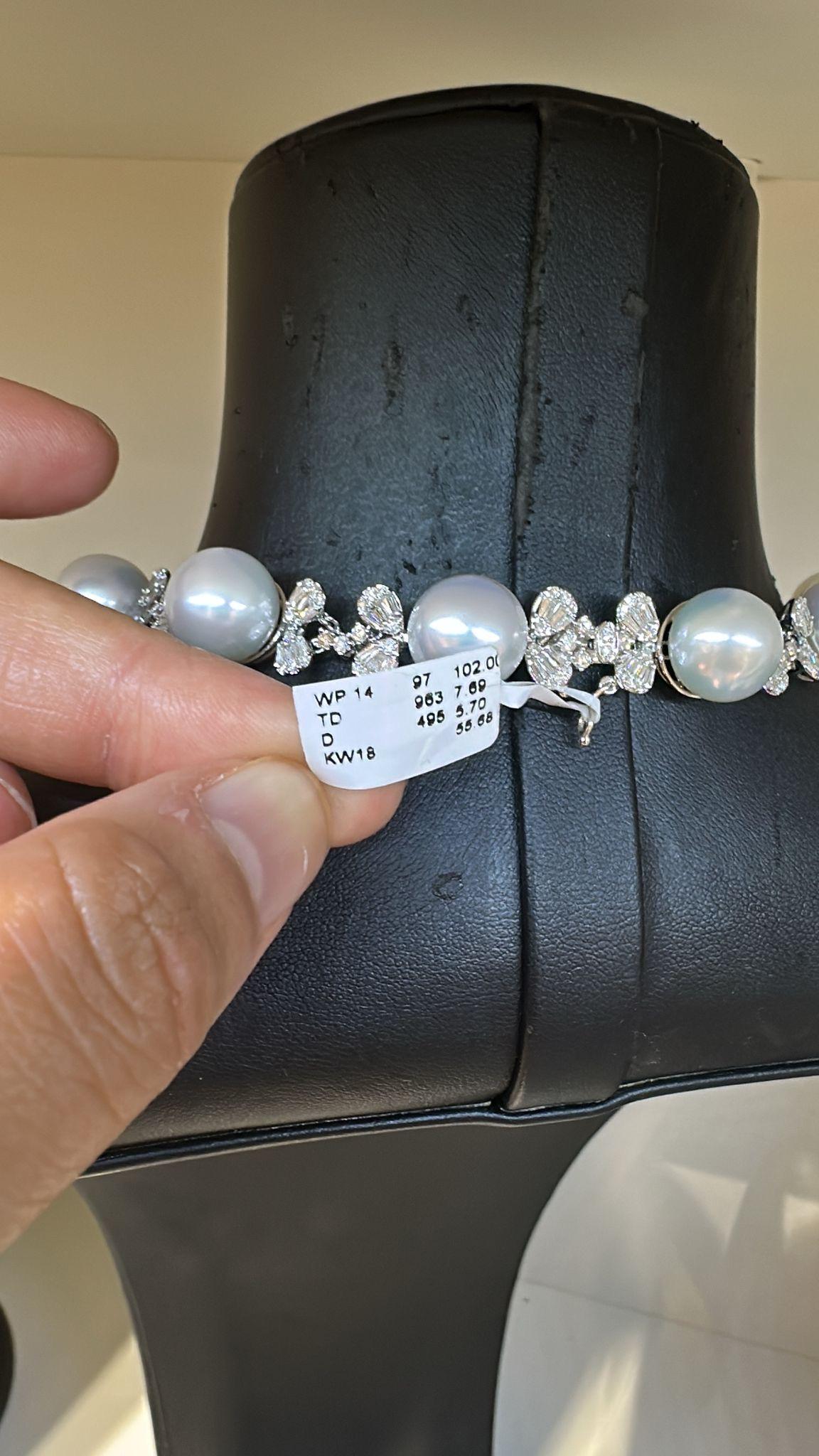 Artigiano Collana di perle dei mari del sud in oro bianco 18 carati con diamanti tondi e baguette da 15,00 carati in vendita