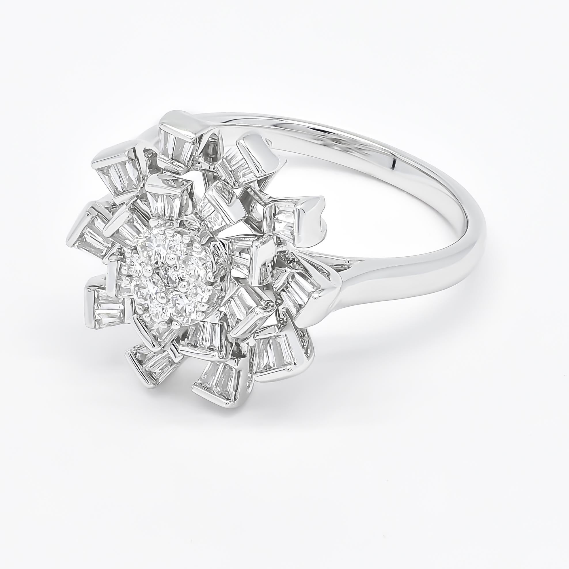 Modern Natural Diamond 0.64 carats 18 Karat White Gold High Fashion Cocktail Ring For Sale