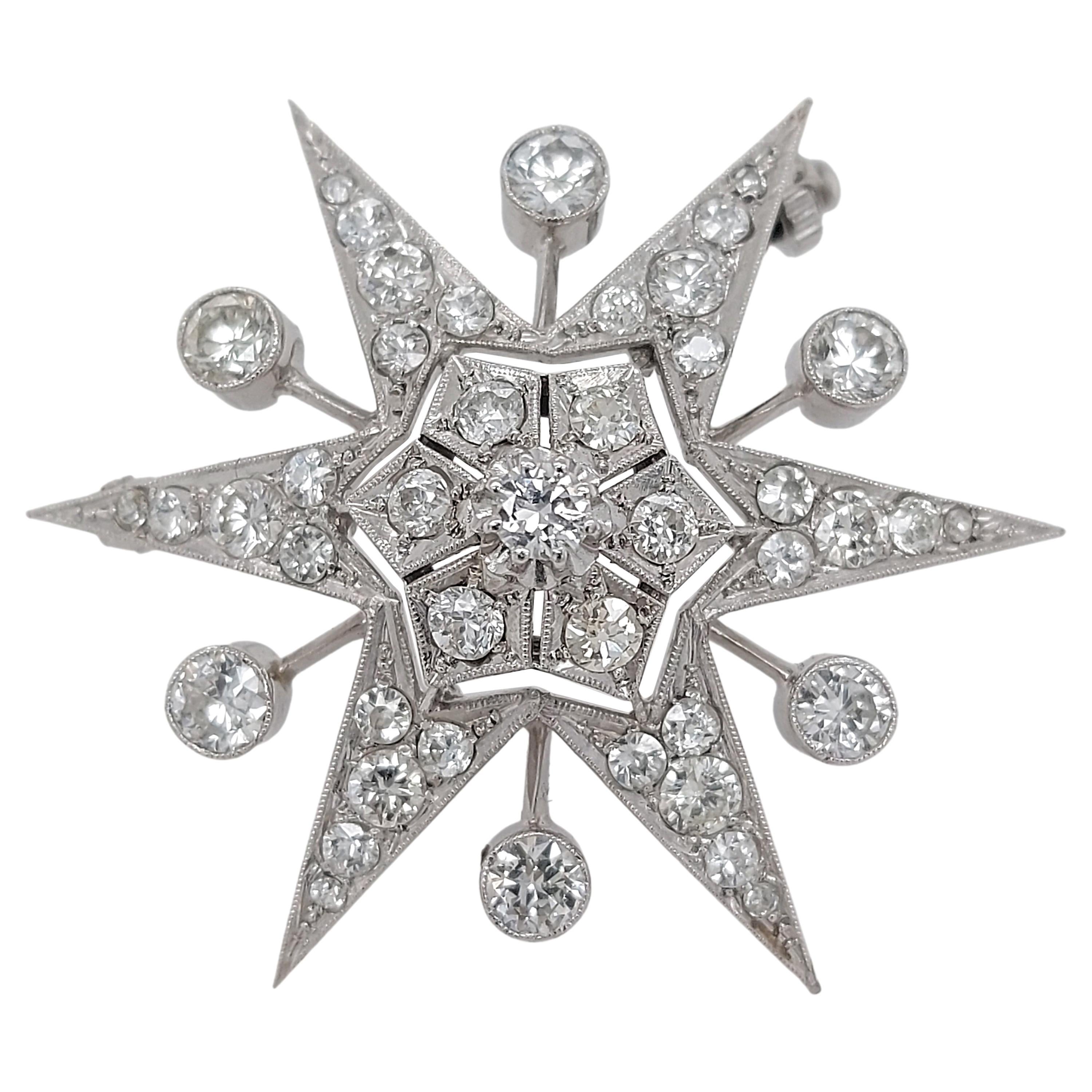 18kt White Gold Star Shape Brooch / Pendant with 3.8ct Diamonds For Sale