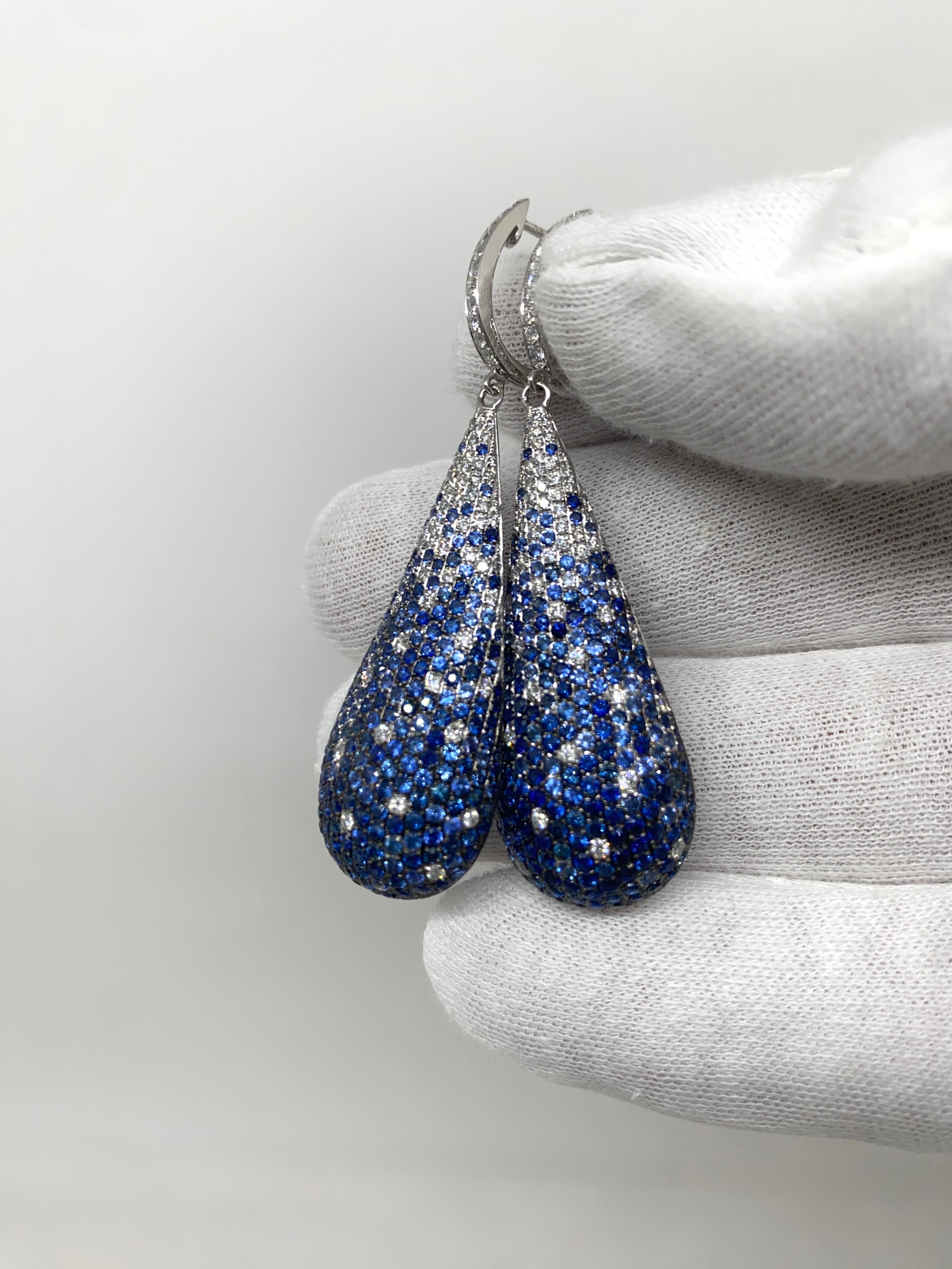 Brilliant Cut 18kt White Gold Stunning Drop Earrings 5.62 Ct Blue Sapphires & 1.42 Diamonds For Sale