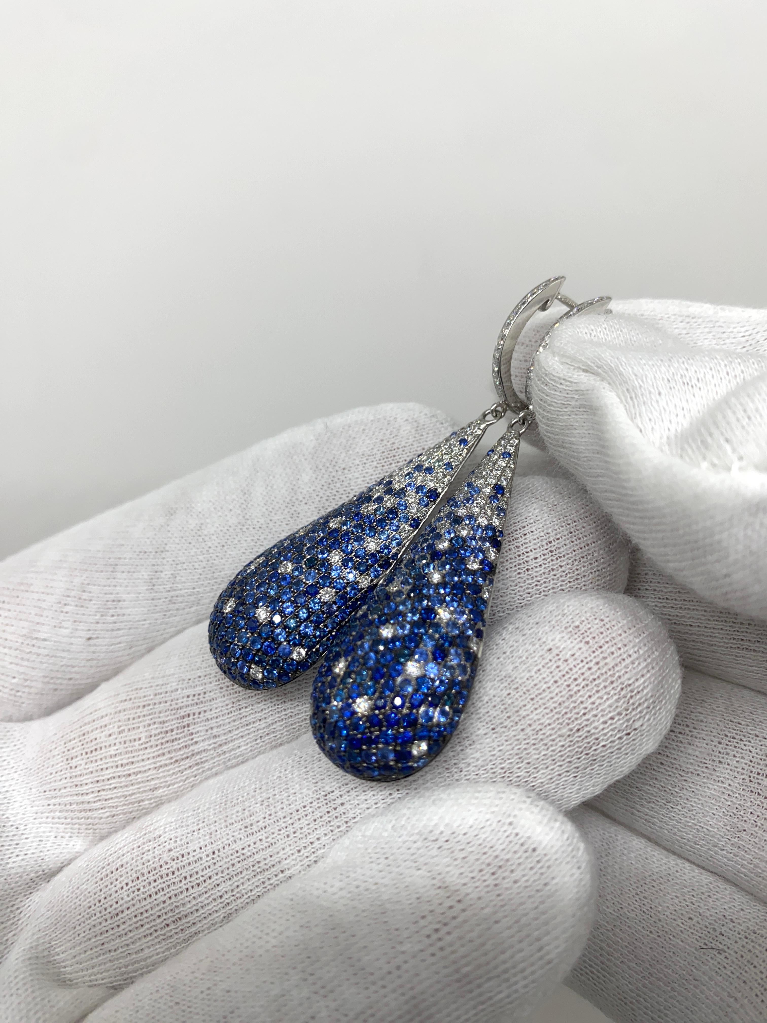 Women's 18kt White Gold Stunning Drop Earrings 5.62 Ct Blue Sapphires & 1.42 Diamonds For Sale