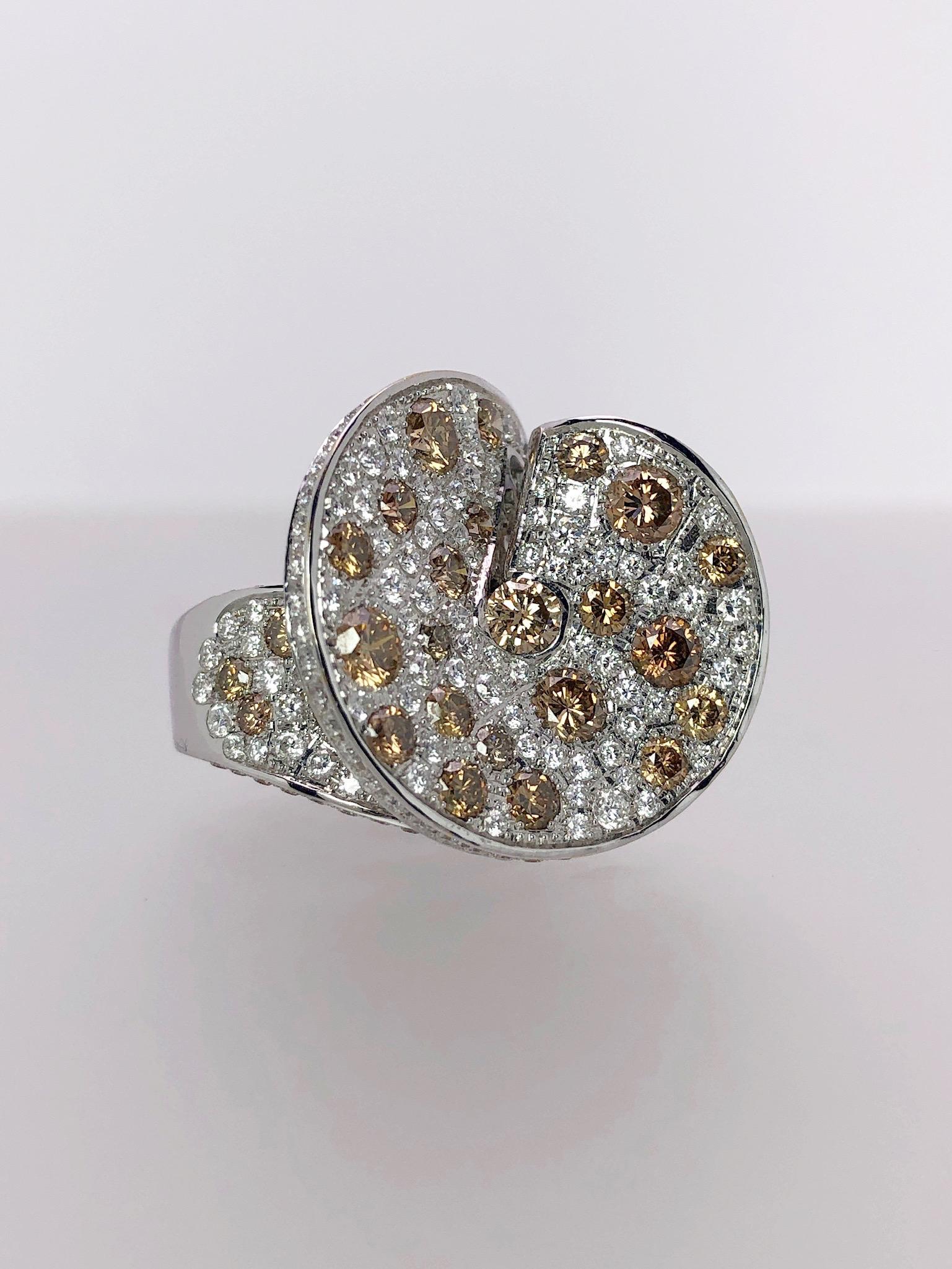 18 Karat Gold Swirl Ring with 3.90 Carat Fancy Brown & 3.20 Carat White Diamonds For Sale 4