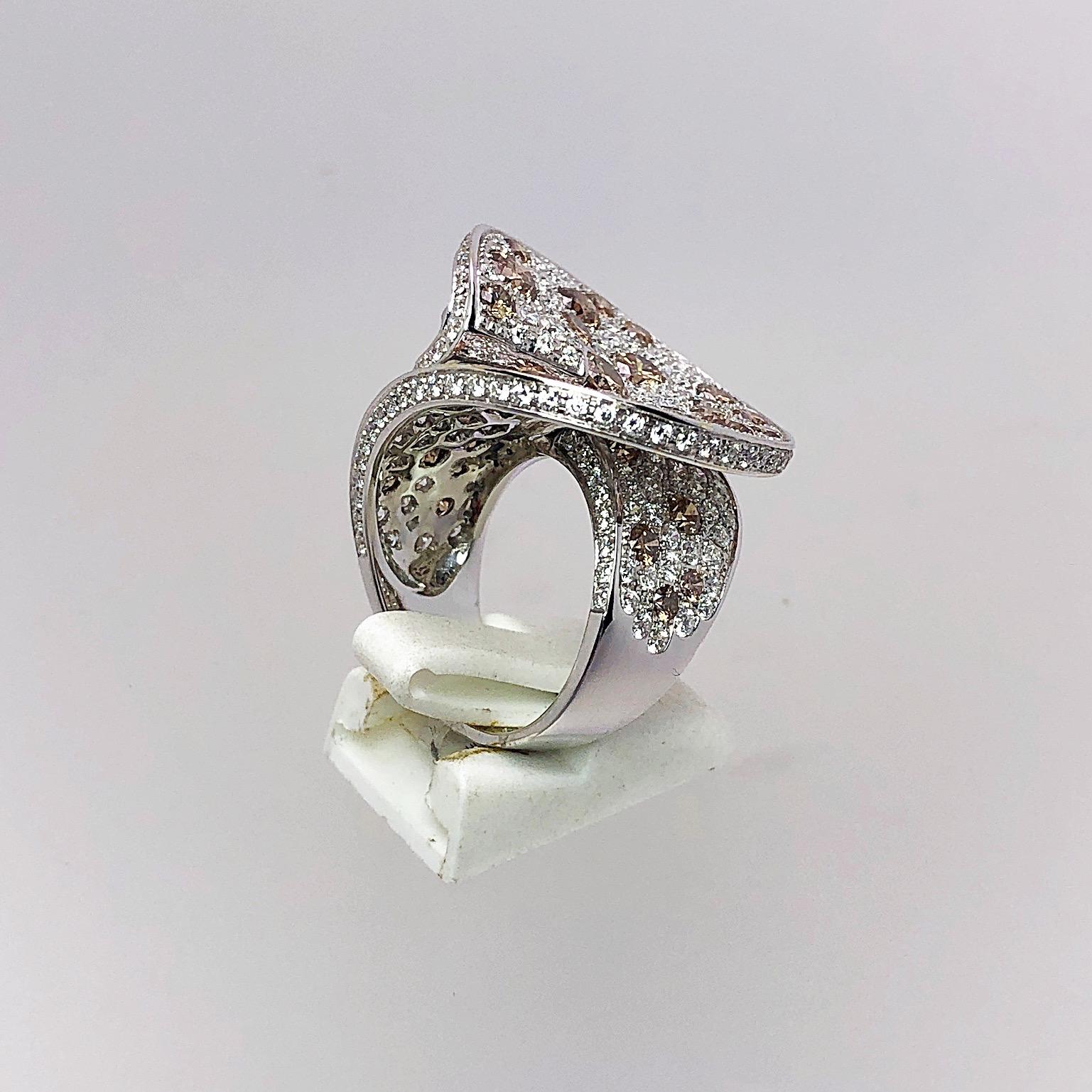 18 Karat Gold Swirl Ring with 3.90 Carat Fancy Brown & 3.20 Carat White Diamonds For Sale 1