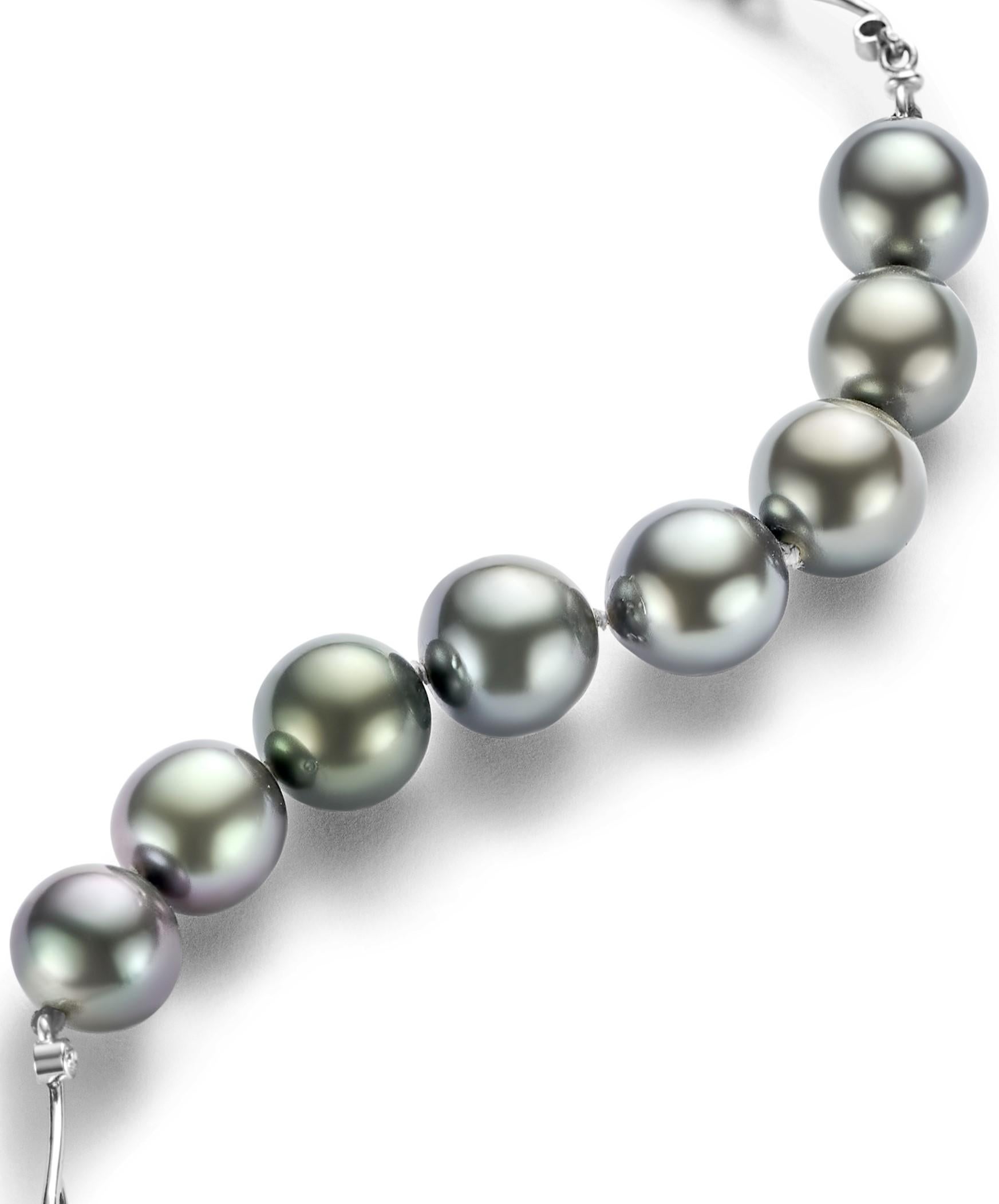 Artisan 18kt White Gold Tahiti Pearl Necklace with 2.24 ct Brilliant cut Diamonds  For Sale