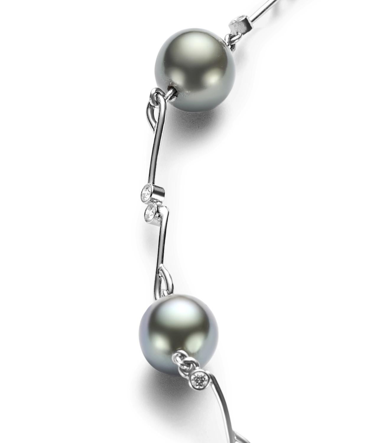 18kt White Gold Tahiti Pearl Necklace with 2.24 ct Brilliant cut Diamonds  For Sale 1