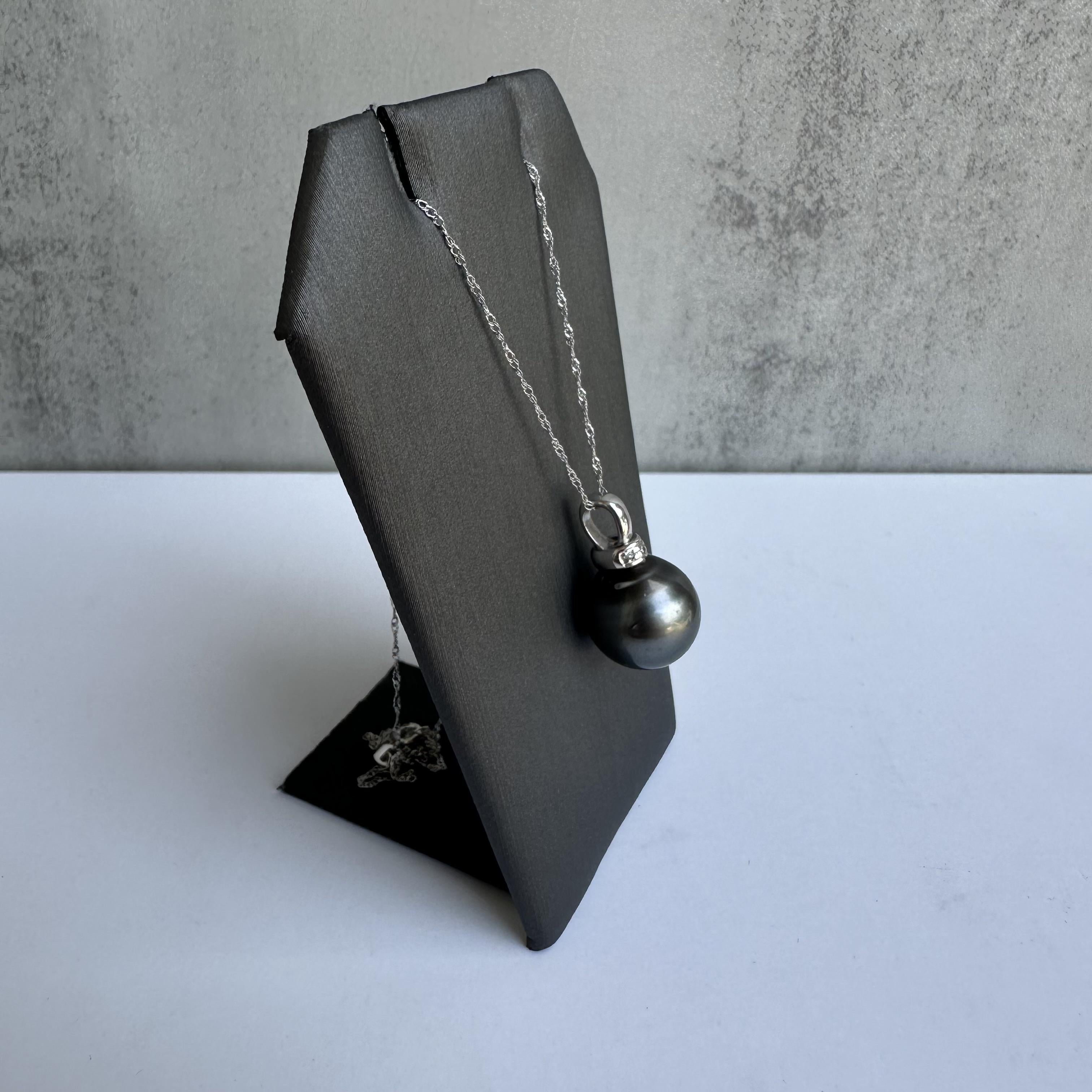 18 Karat Weißgold Tahiti-Perlen- und Diamant-Halskette - 13,1 mm Schwarze Perle, neu im Zustand „Neu“ in West Hempstead, NY