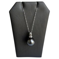 18 Karat Weißgold Tahiti-Perlen- und Diamant-Halskette - 13,1 mm Schwarze Perle, neu
