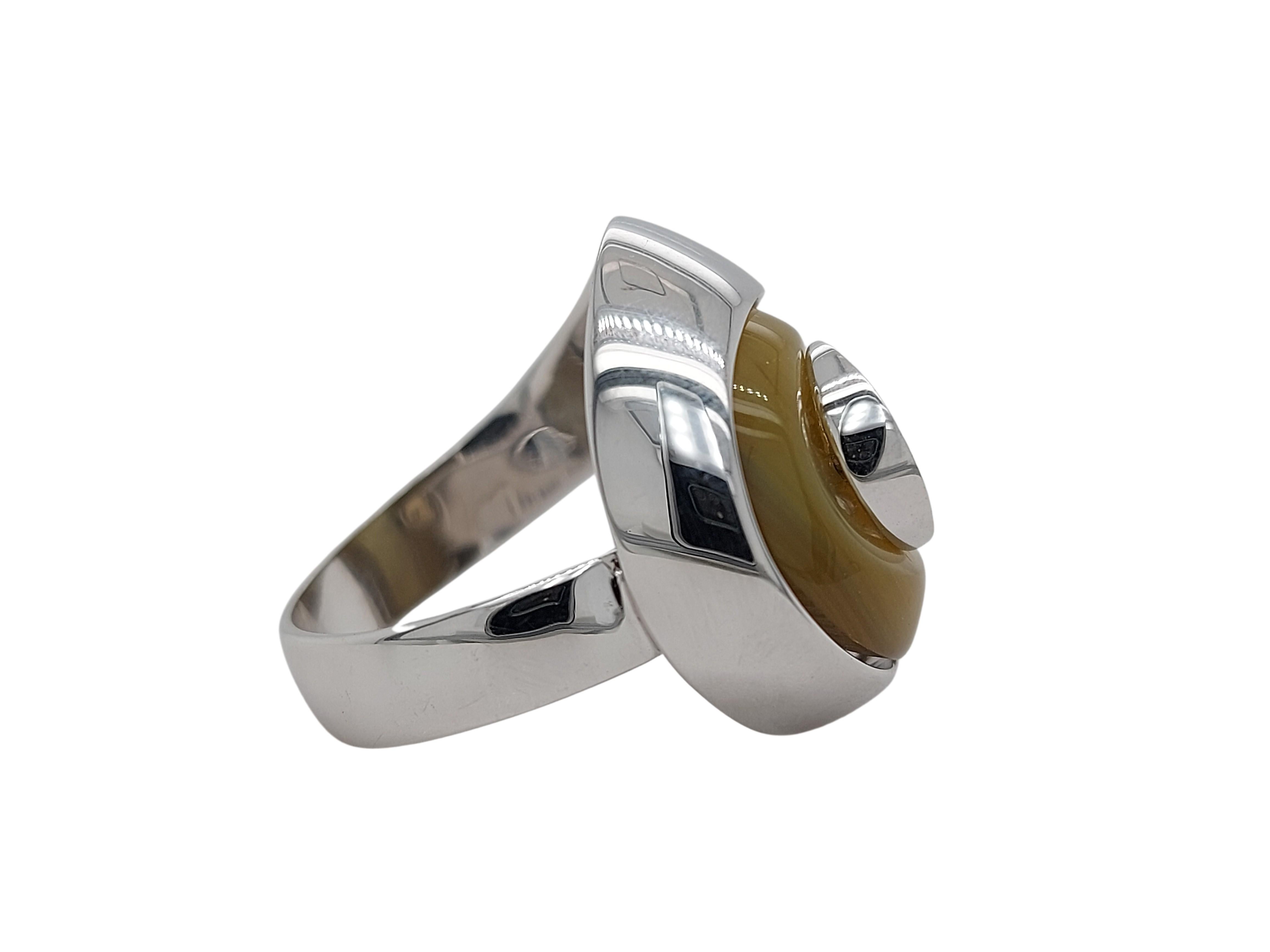 Artisan 18kt White Gold Talento Italiano Ring with Diamonds & Nacre For Sale