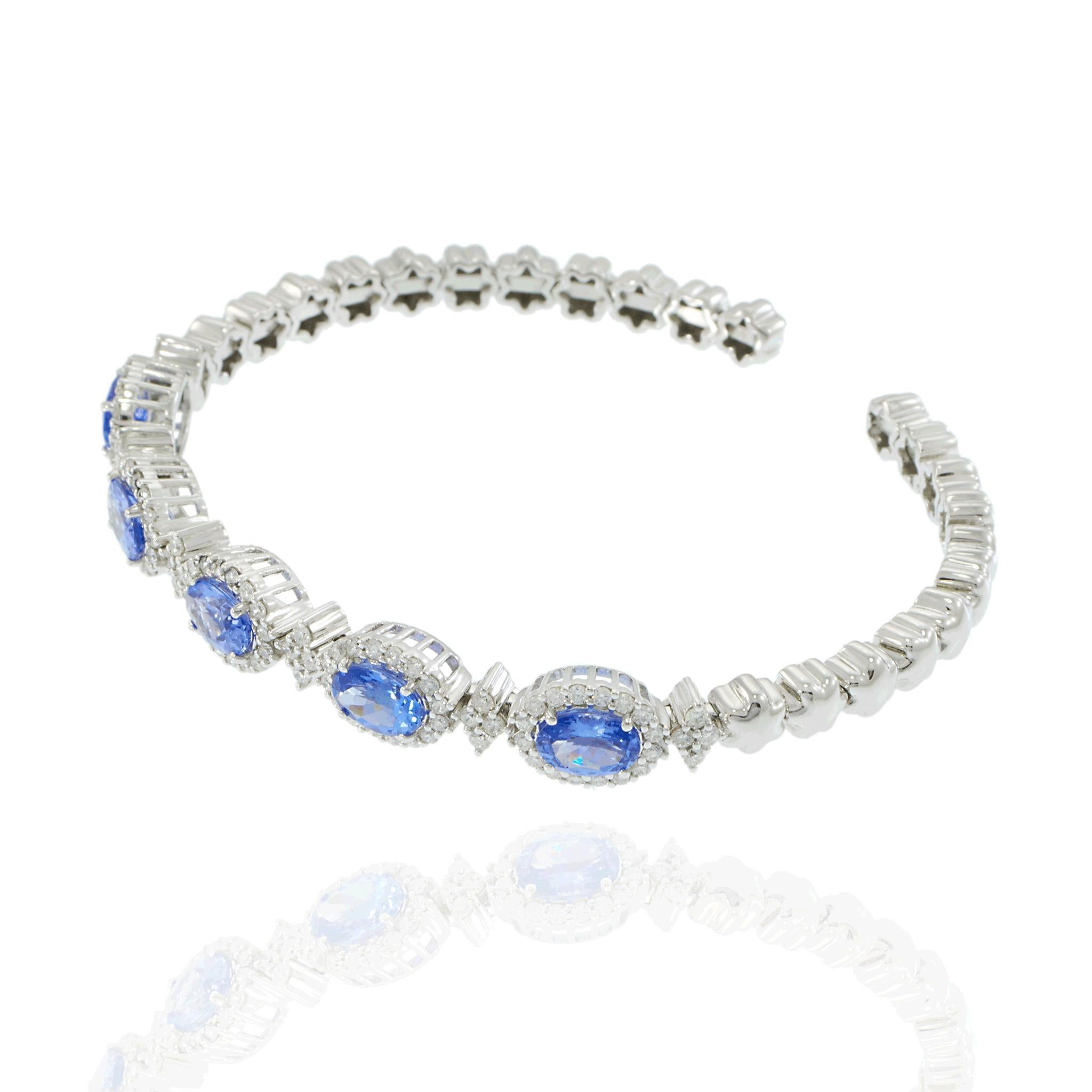 Taglio ovale Bracciale in oro bianco 18KT con tanzanite e diamanti in vendita