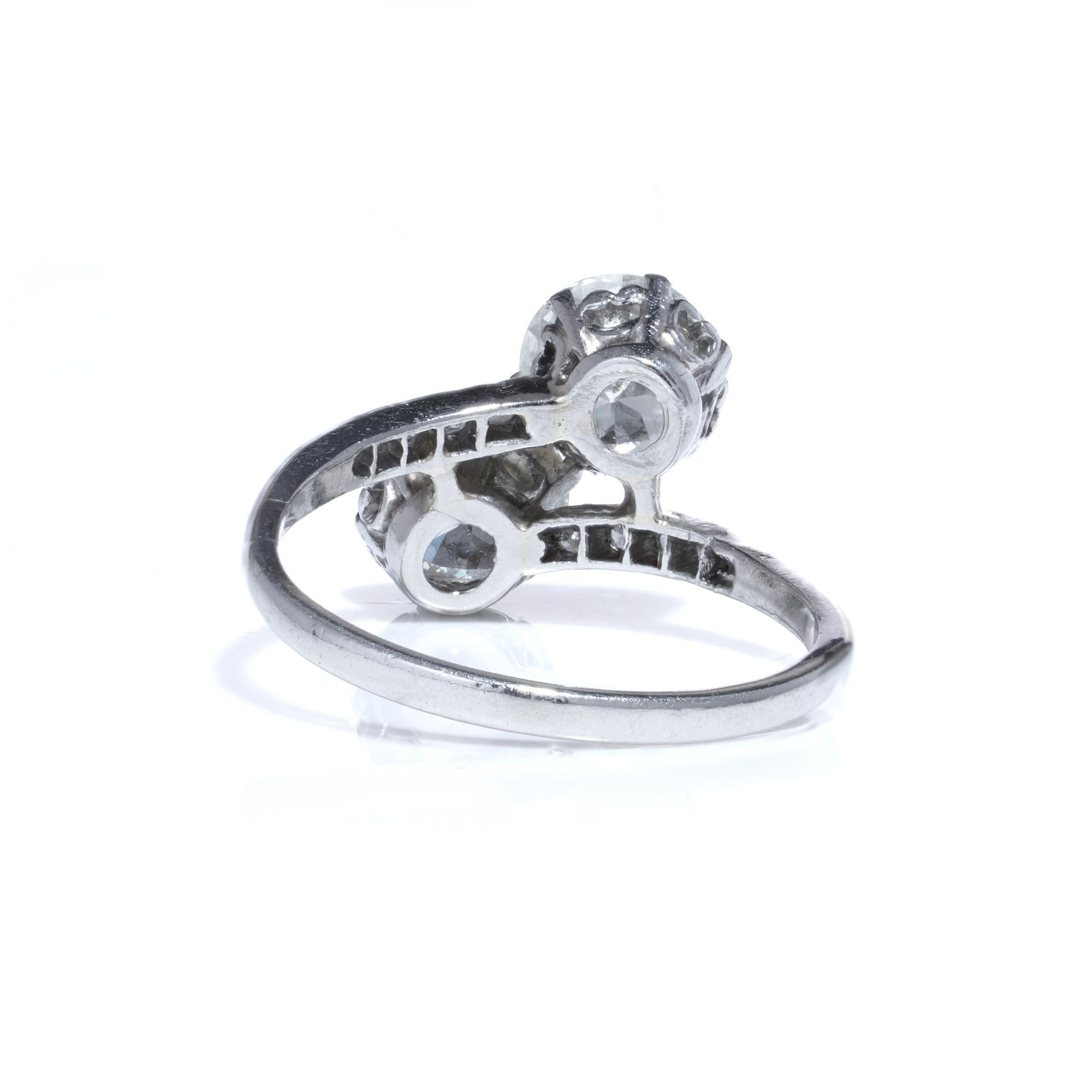 Women's 18kt White Gold Toi et Moi Old European-Cut Diamond Ring For Sale