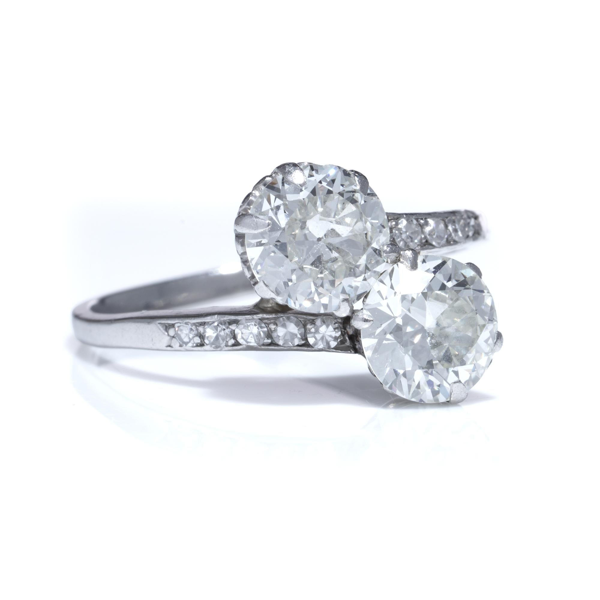 18kt White Gold Toi et Moi Old European-Cut Diamond Ring For Sale 2