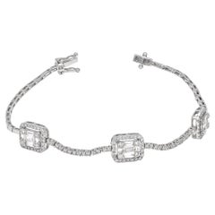 Bracelet moderne pour femme en or blanc 18KT avec trois diamants baguettes et illusion de couleur naturelle