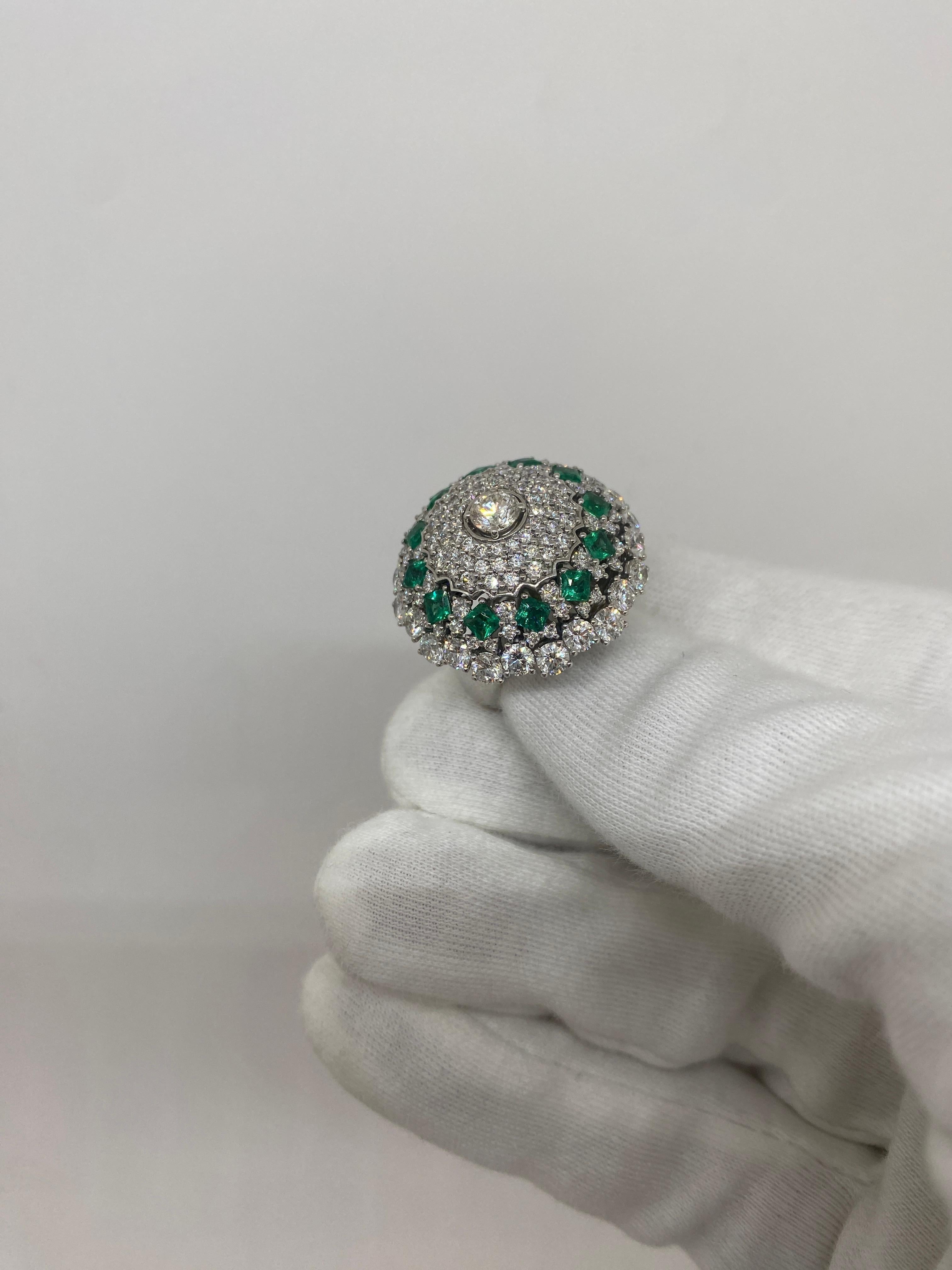 18Kt White Gold VVS G White Diamonds 5.35 ct Square Emerald 1.60 ct For Sale 2