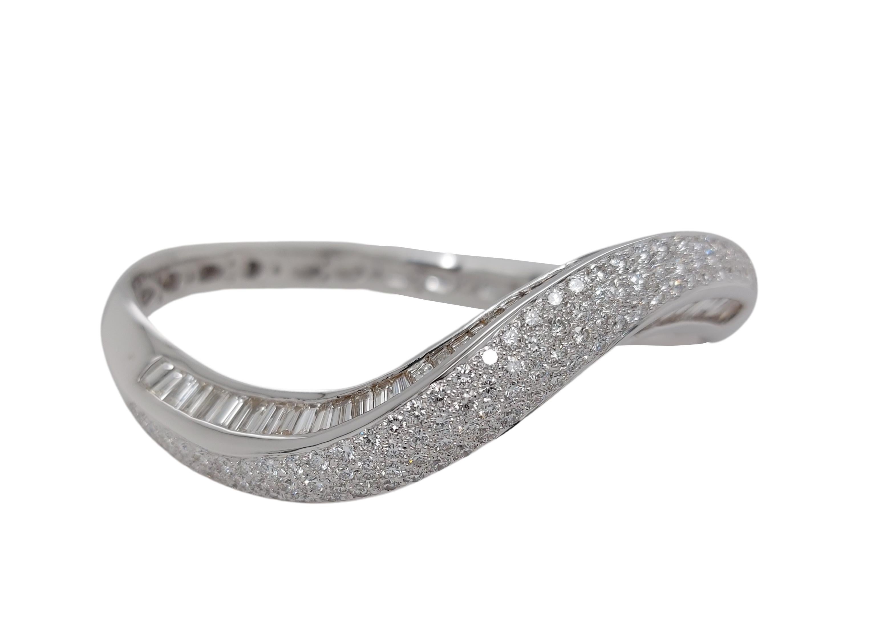 18 Karat Weißgold Wave Armreif Rund & Baguette 8,44 Karat Diamanten, ALGT zertifiziert im Angebot 3