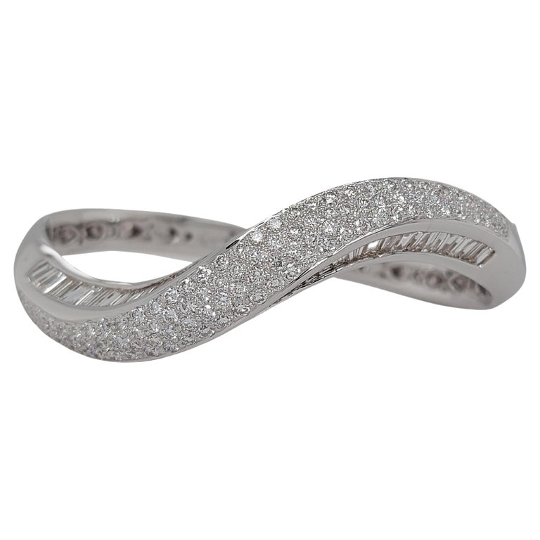 18kt White Gold Wave Bangle Round and Baguette 8.44ct Diamonds, ALGT ...