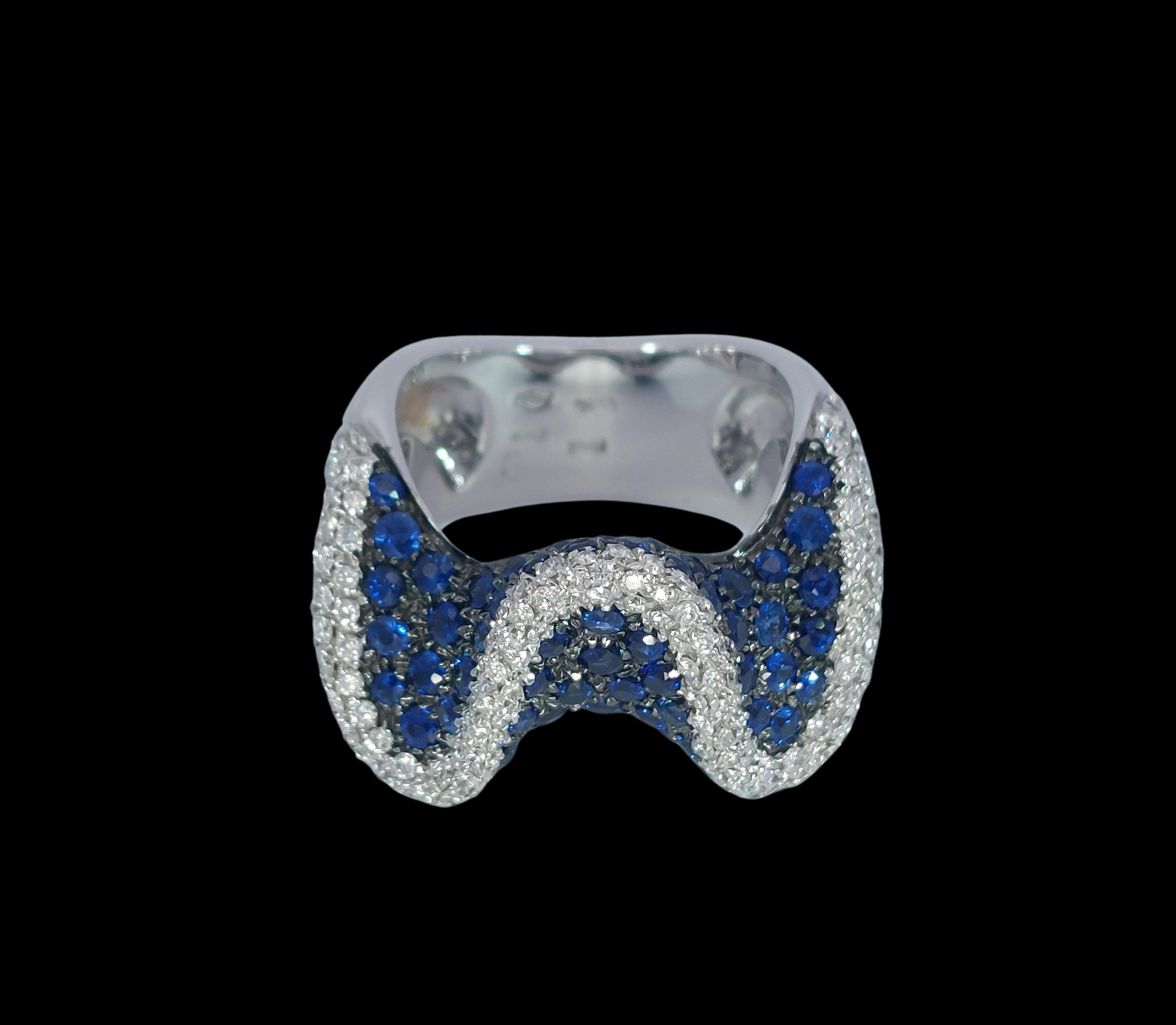 18kt White Gold Wavy Ring with 2.6ct Diamonds & 2.8ct Blue Sapphires For Sale 5