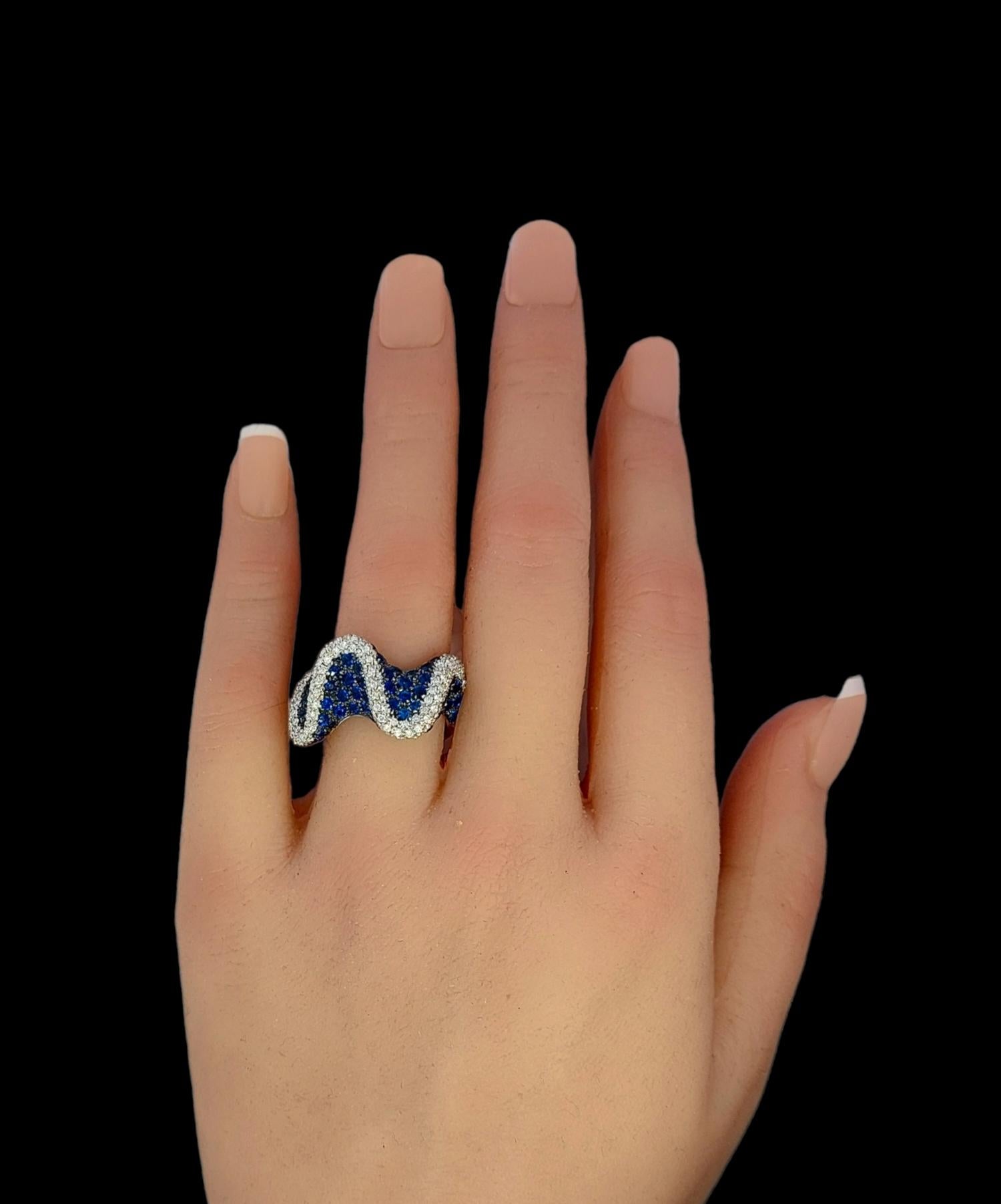 18kt White Gold Wavy Ring with 2.6ct Diamonds & 2.8ct Blue Sapphires For Sale 10