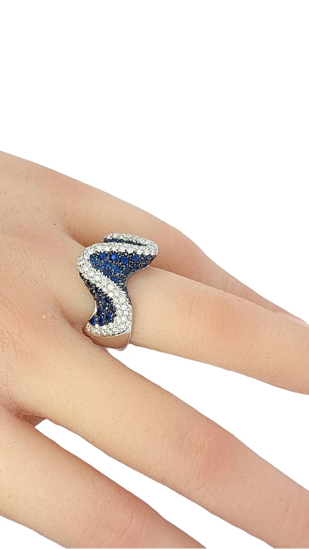 18kt White Gold Wavy Ring with 2.6ct Diamonds & 2.8ct Blue Sapphires For Sale 12