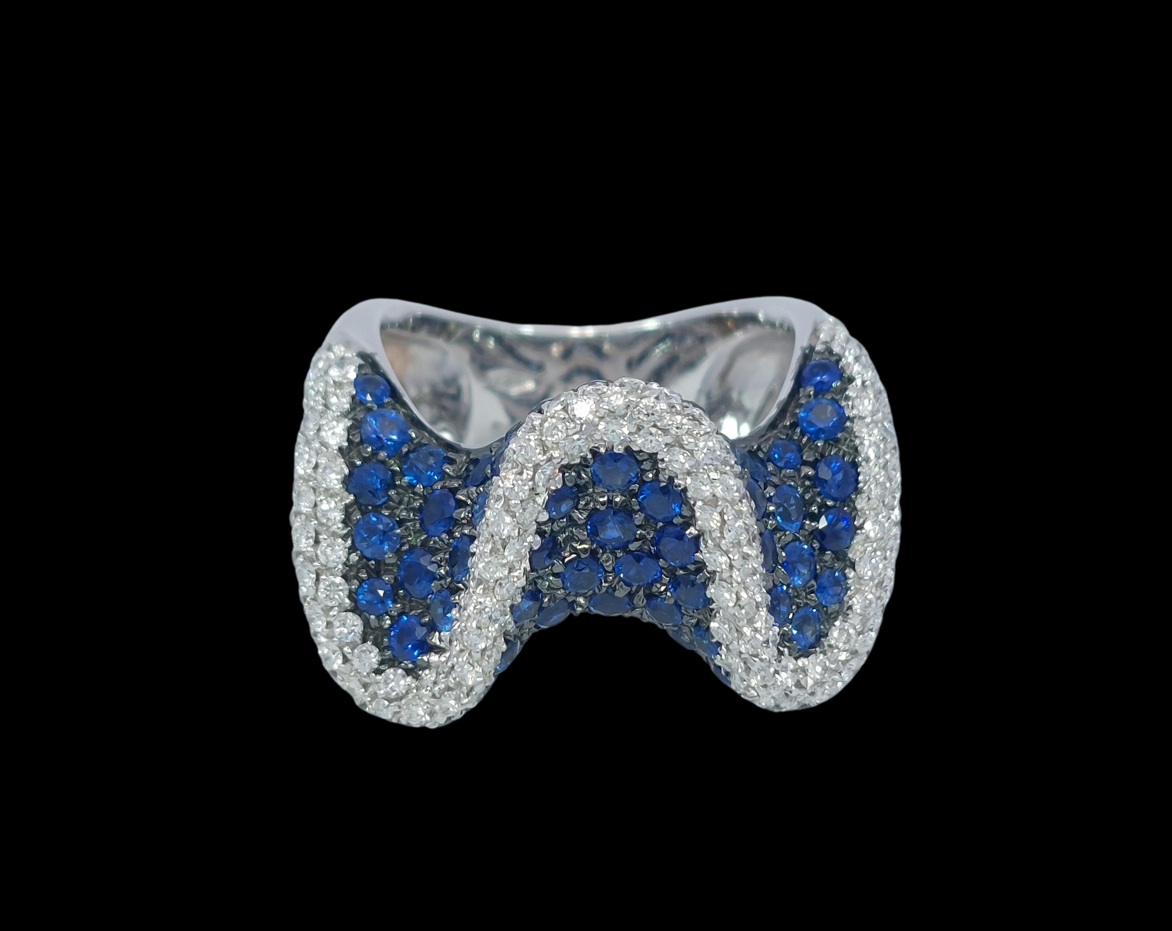 Women's or Men's 18kt White Gold Wavy Ring with 2.6ct Diamonds & 2.8ct Blue Sapphires For Sale