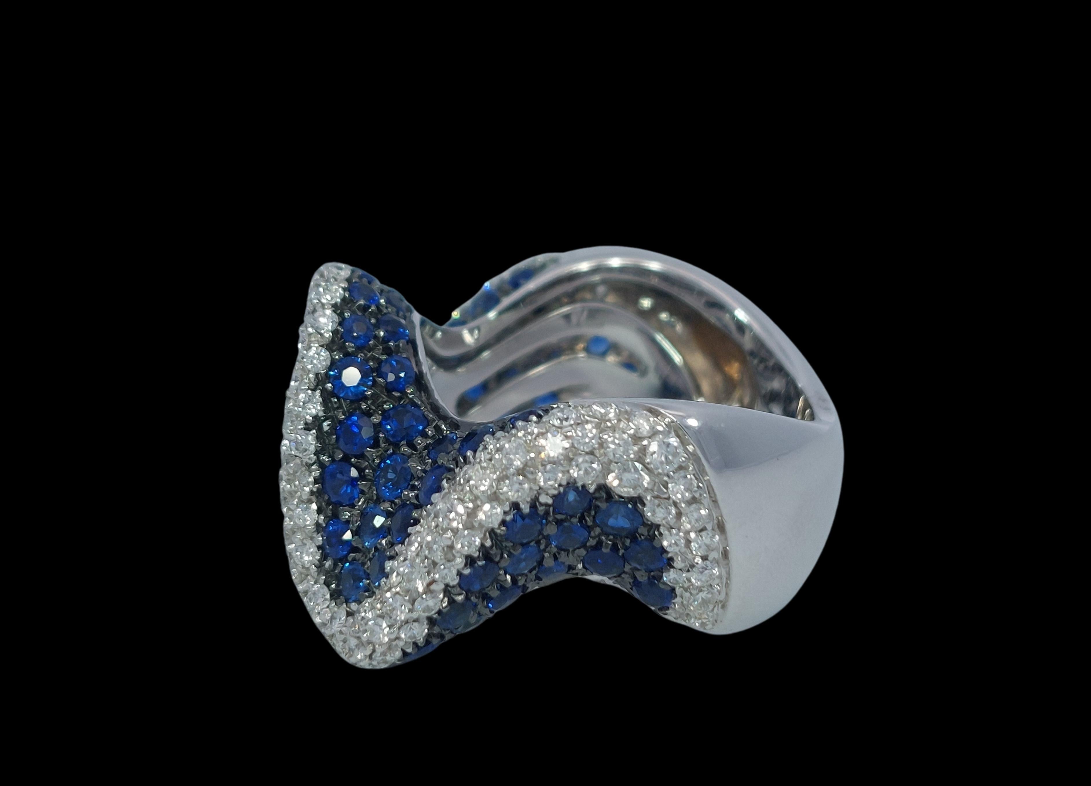 18kt White Gold Wavy Ring with 2.6ct Diamonds & 2.8ct Blue Sapphires For Sale 1