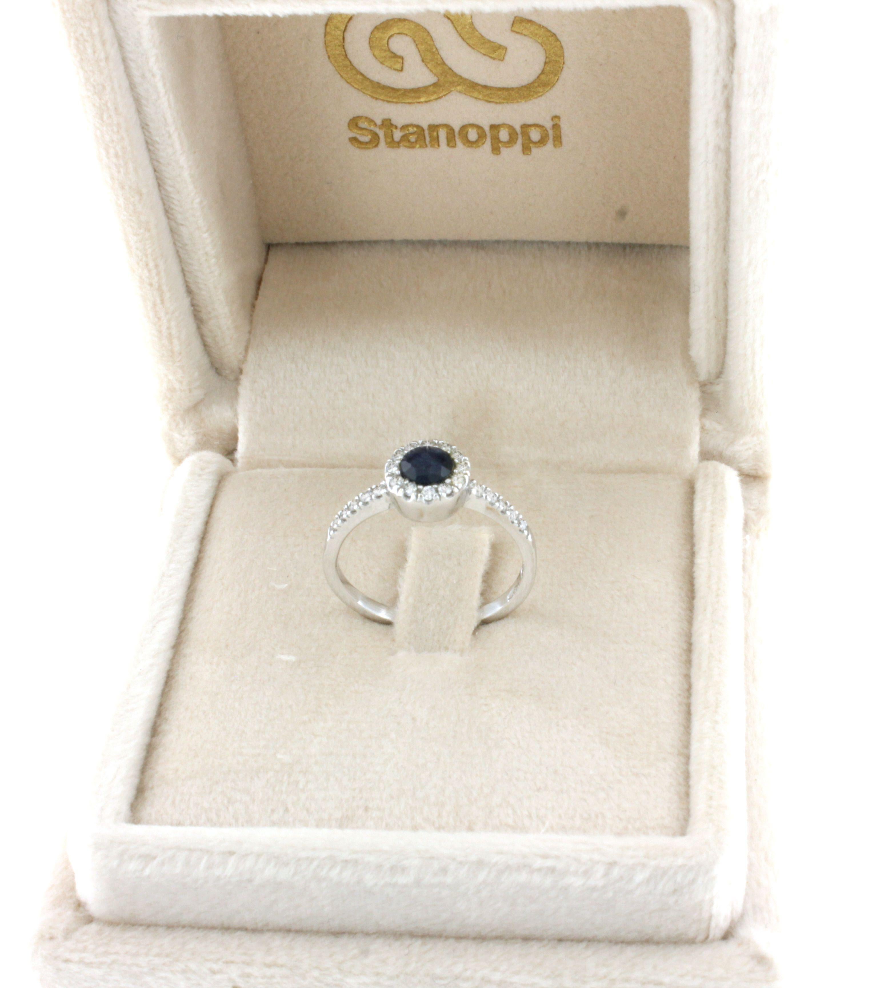 18Kt White Gold Whit White Diamonds and Sapphire Ring In New Condition For Sale In GALLARATE, IT