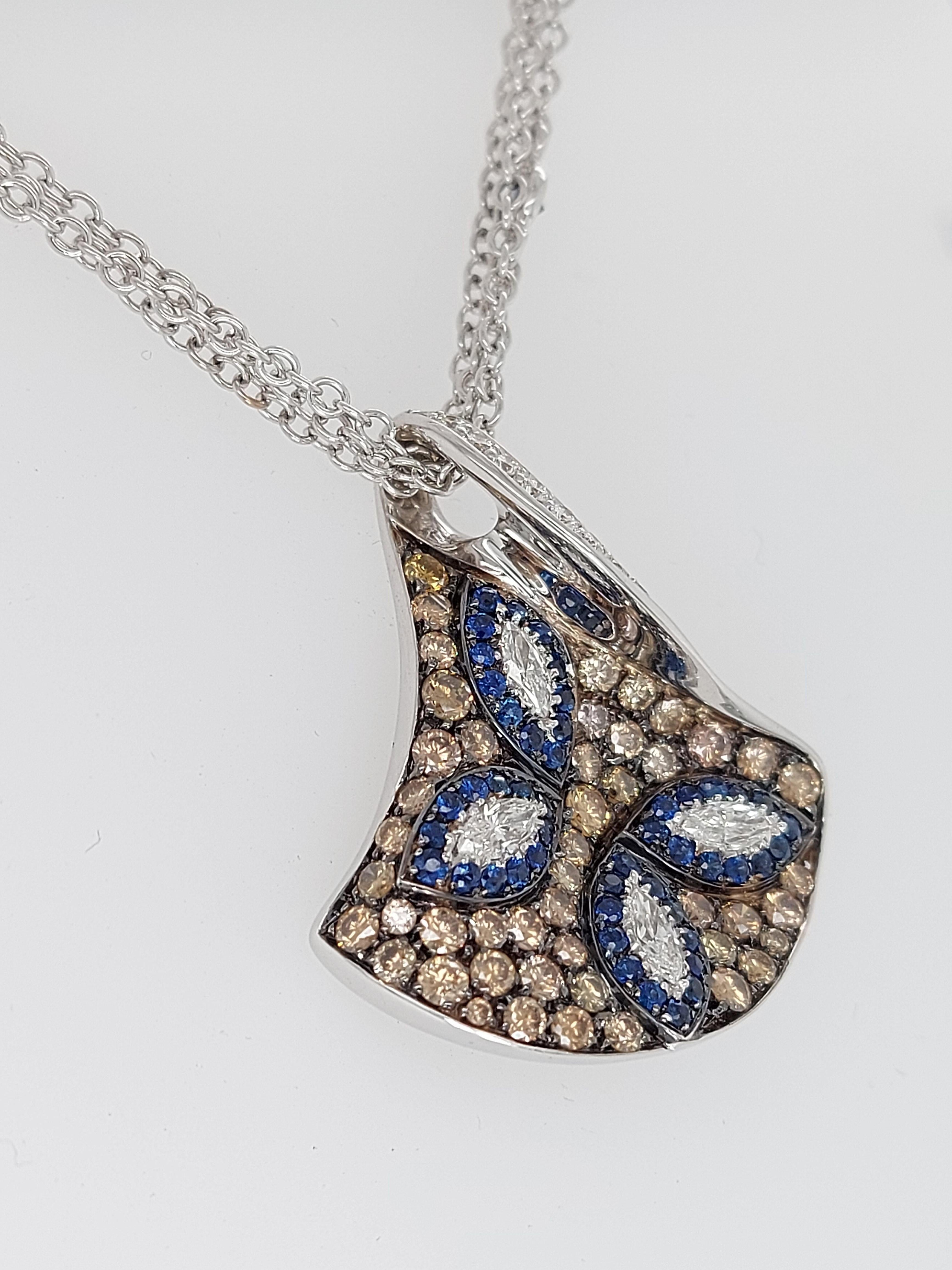 18kt White Gold, White & Brown Diamonds & Sapphire, Triangle Pendant Necklace In New Condition For Sale In Antwerp, BE