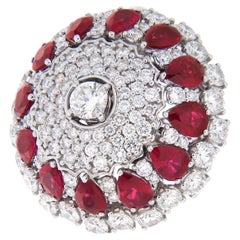 Or blanc 18 carats, diamants blancs 4,99 carats, gouttes de rubis 4,05 carats