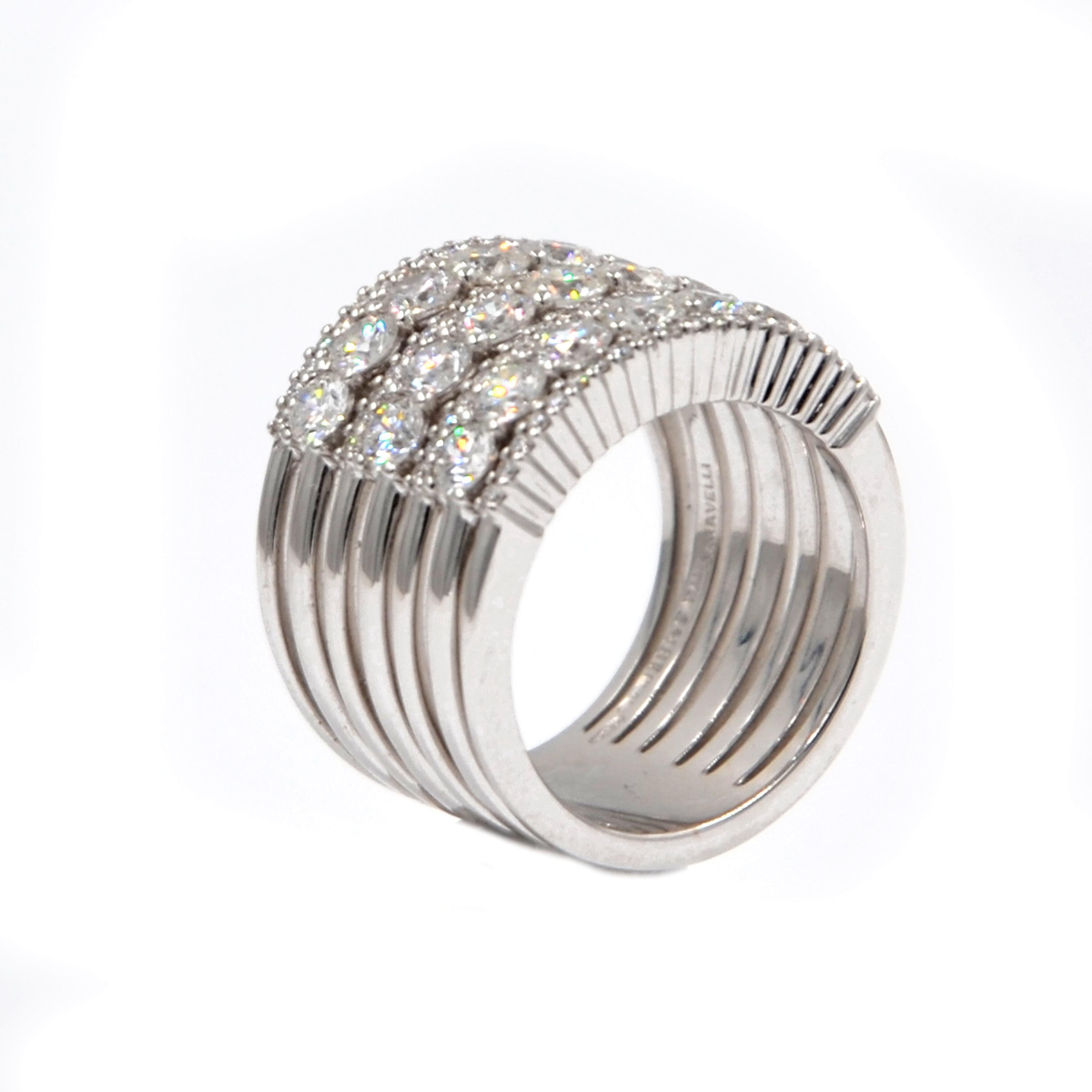 18 Karat White Gold White Diamonds Garavelli Large Band Ring In New Condition In Valenza, IT