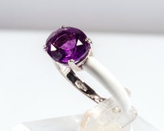 18 Karat White Gold White Enamel 2.60 Carat Oval Amethyst Ring