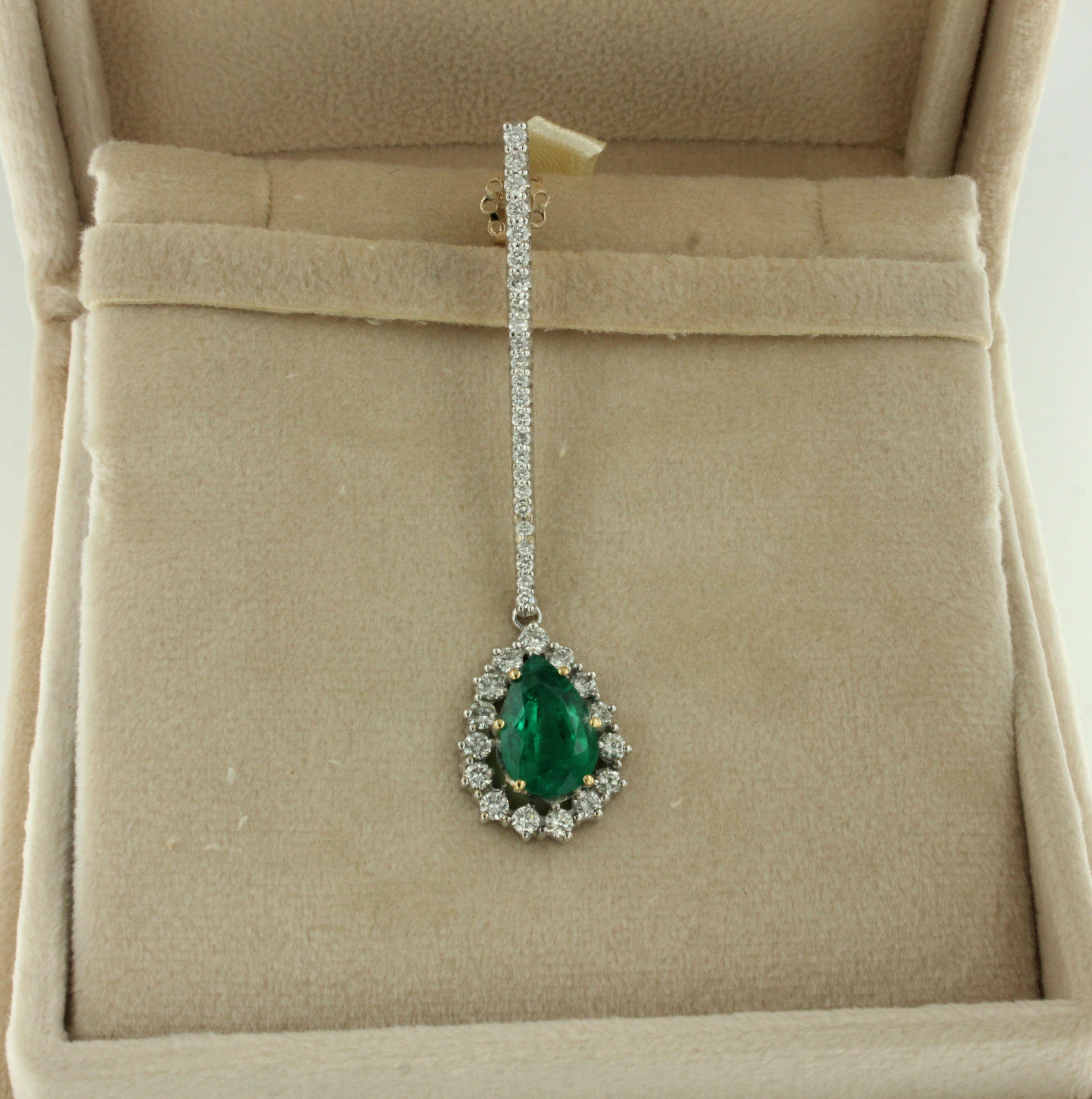18kt White Gold with Amazing Certificate Drop Emerald and White Diamonds Earring For Sale 7