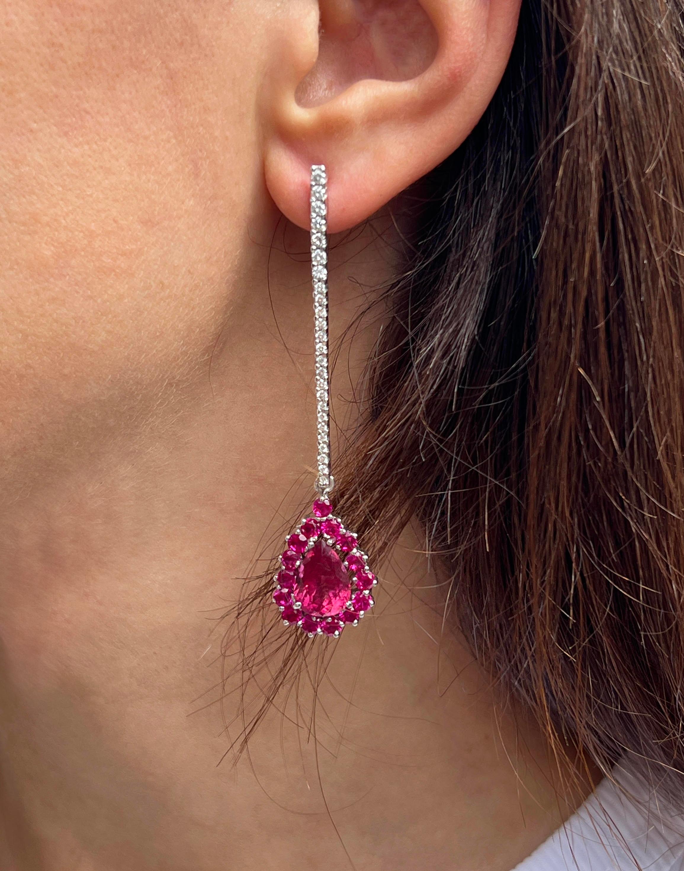 Contemporain Goutte étonnante en or blanc 18kt Tourmaline  Boucle d'oreille simple moderne avec diamants blancs en vente