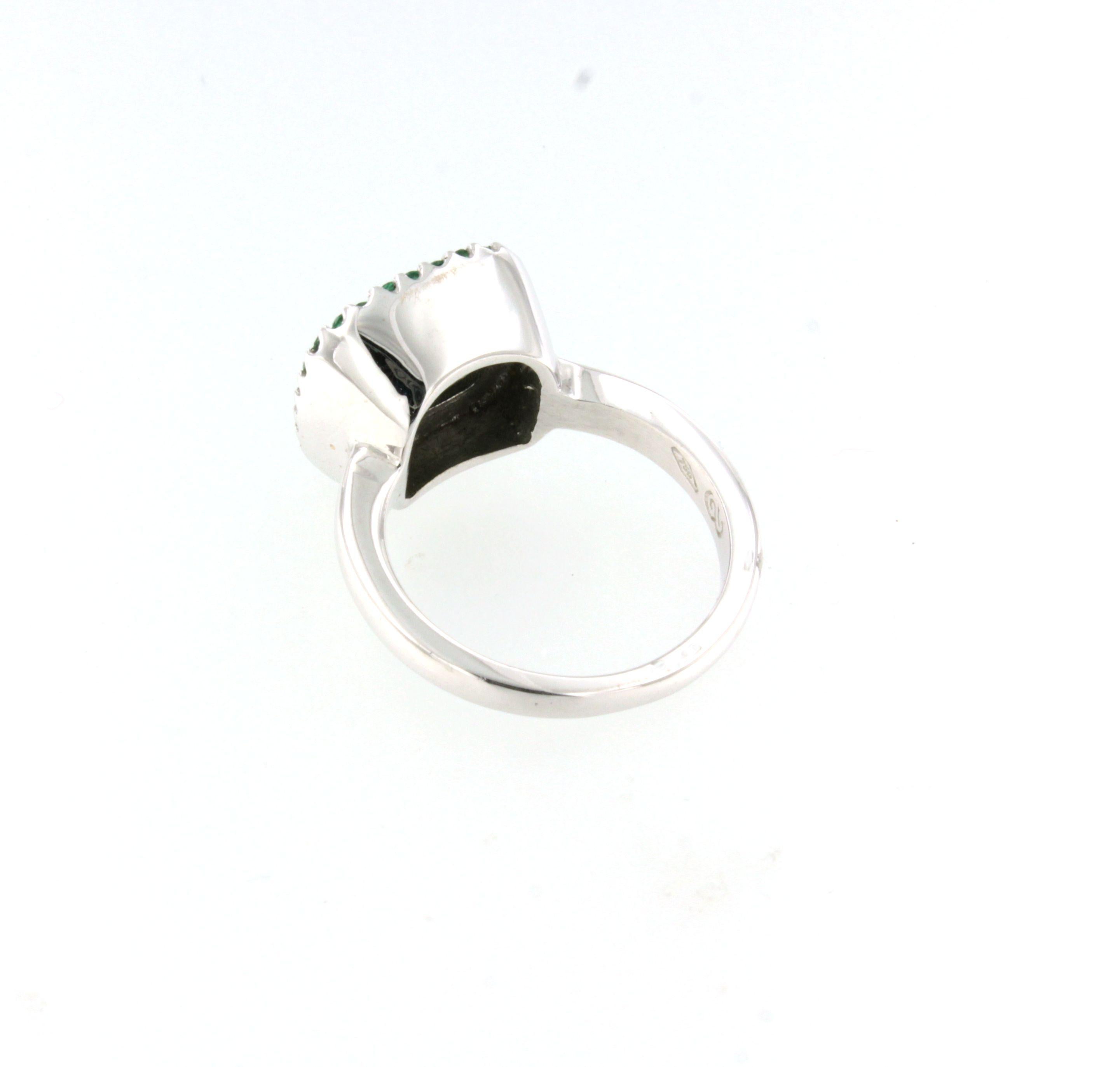 18Kt White Gold with Emerald Ring In New Condition For Sale In GALLARATE, IT