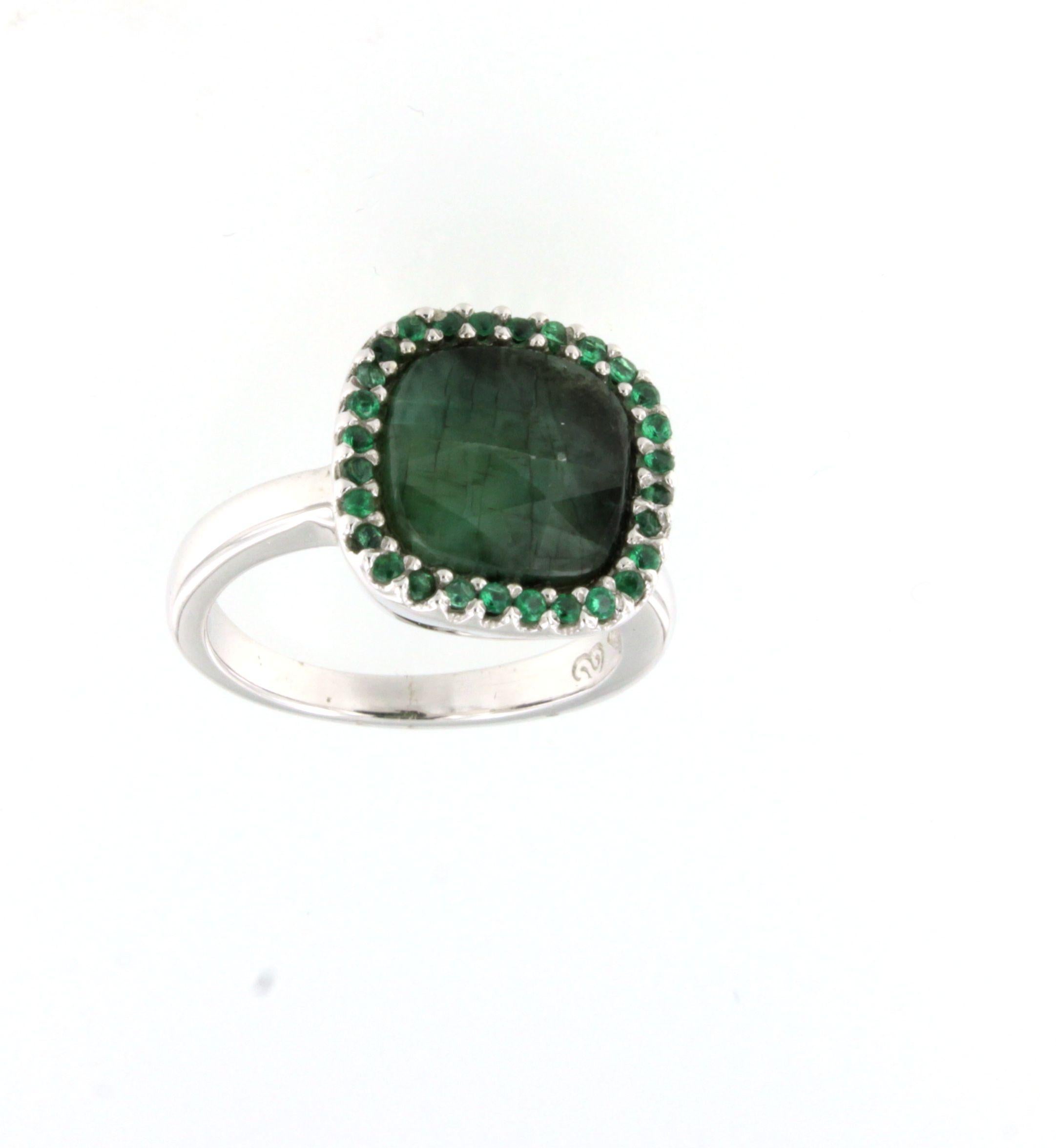 18Kt White Gold with Emerald Ring For Sale 1