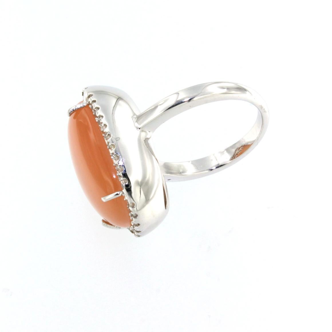 Bague cocktail moderne en or blanc 18 carats avec pierre de lune et diamants blancs Neuf - En vente à GALLARATE, IT